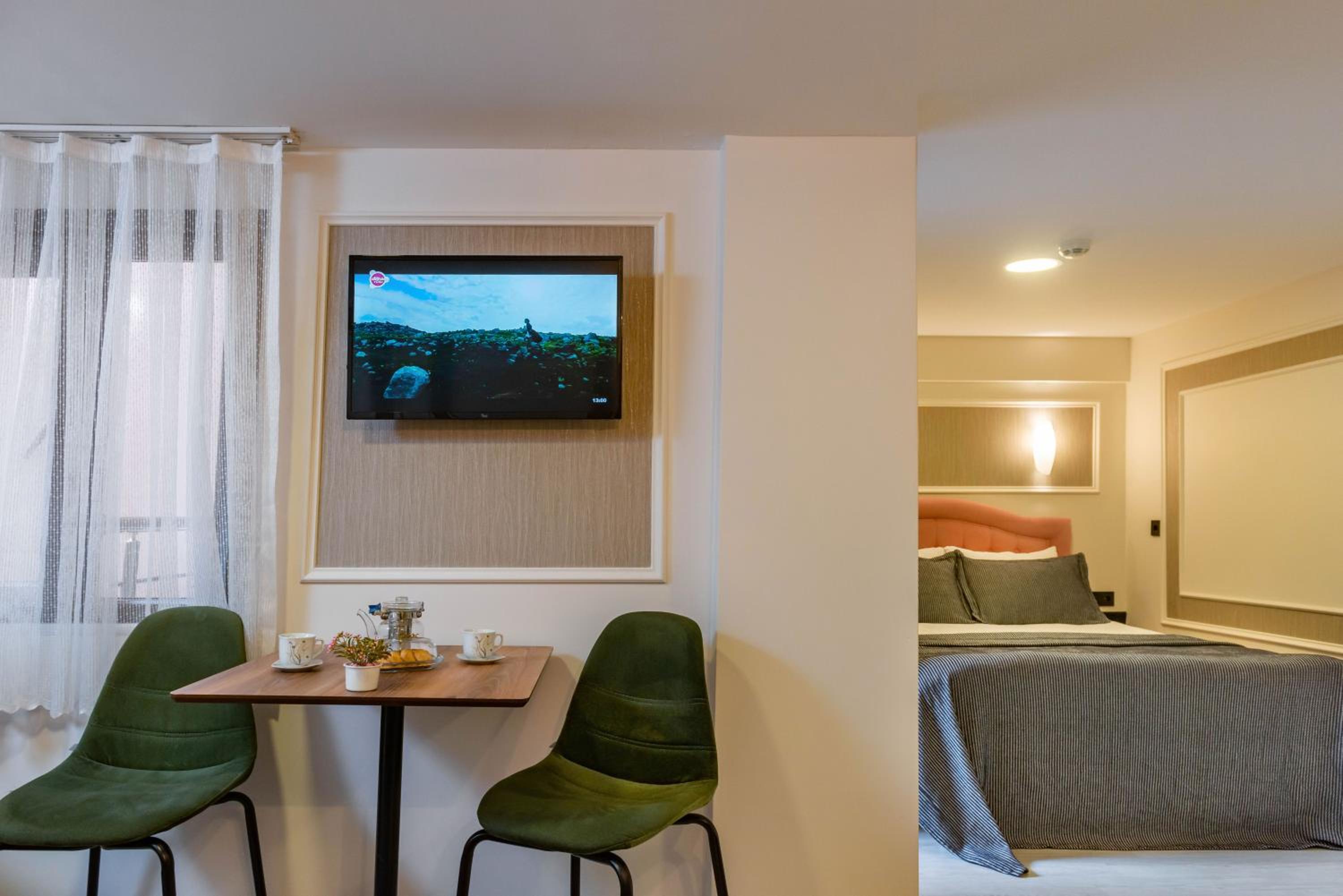 Junior Suite with Balcony photo 2