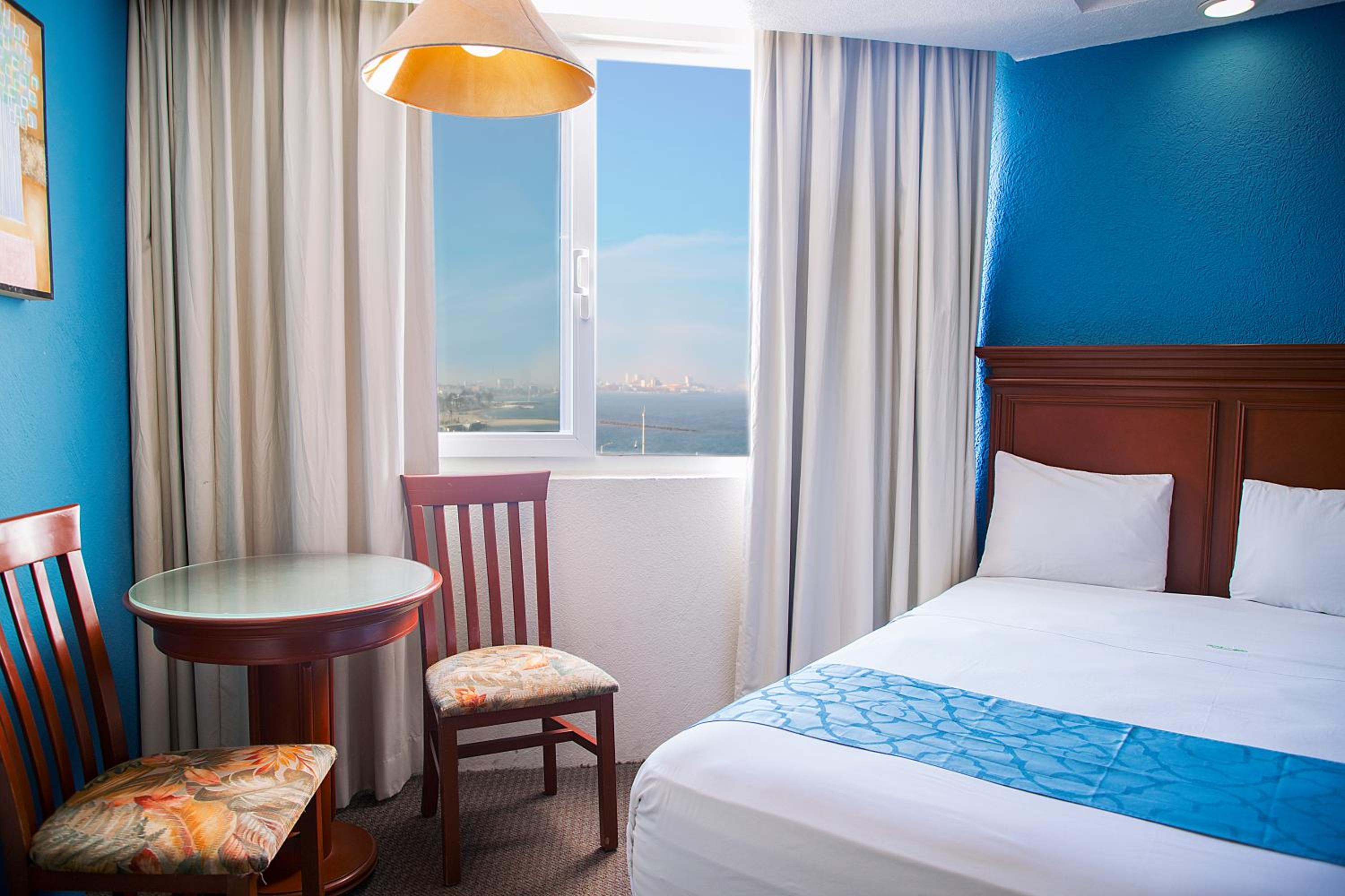 Double Room with Two Double Beds - Photo 6