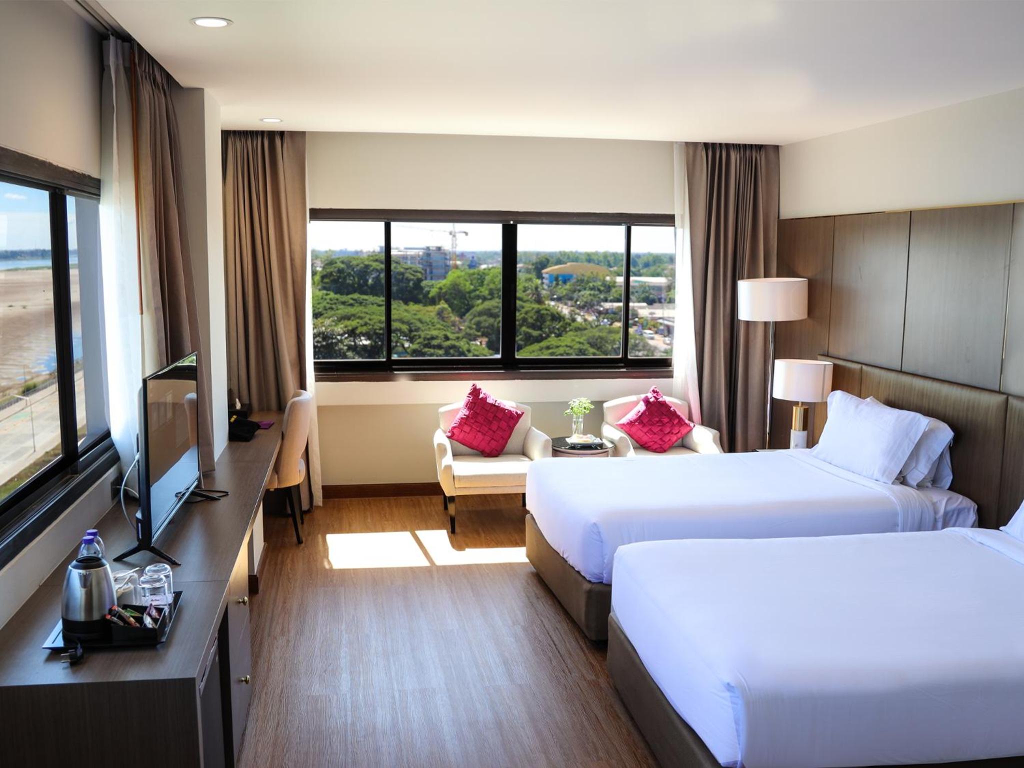 Panorama River View Room