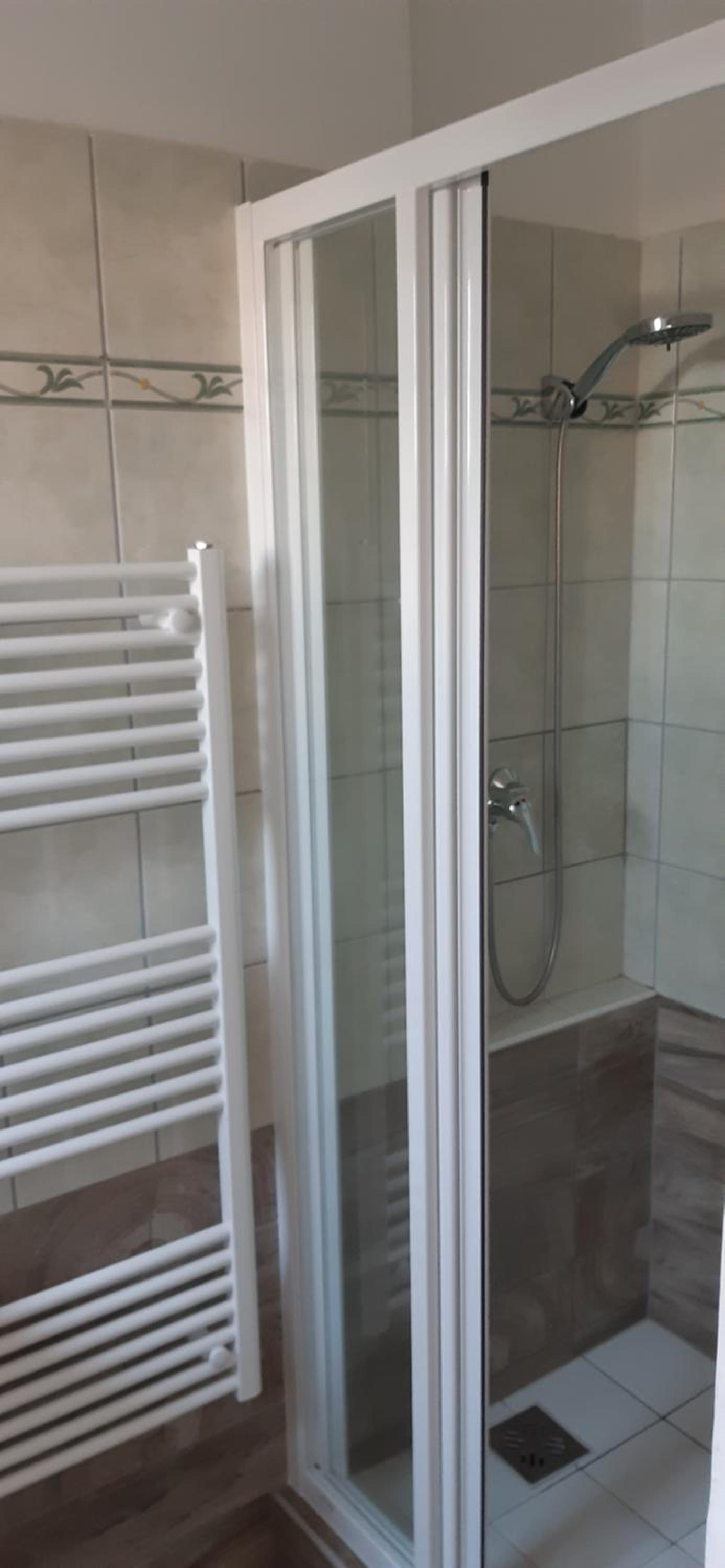 One-Bedroom Apartment - Photo 3