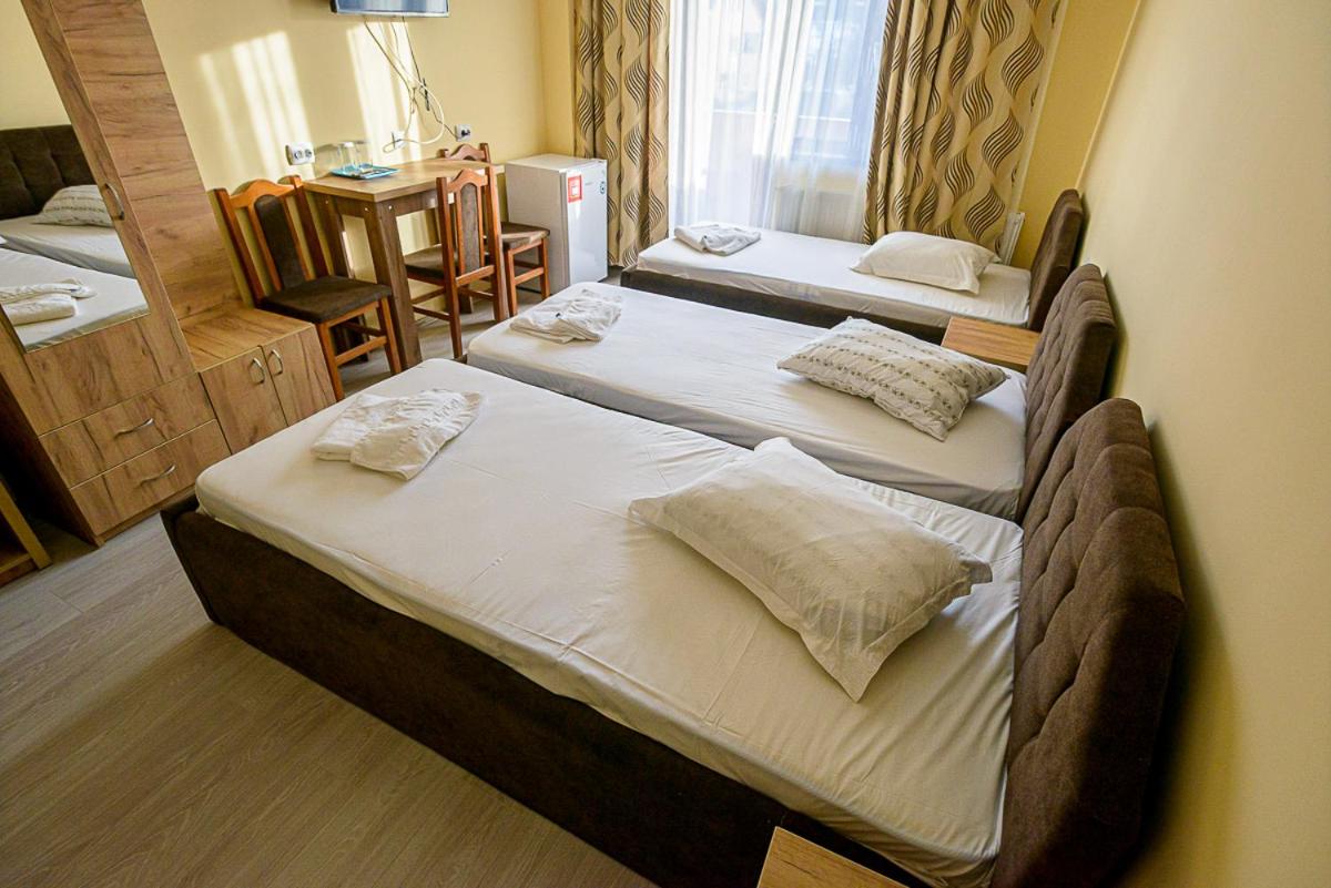 Triple Room - Photo 1