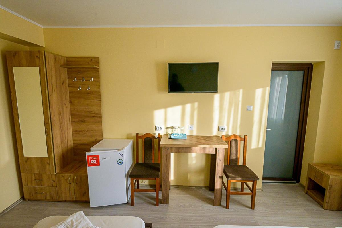 Twin Room - Photo 1