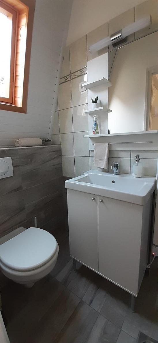 One-Bedroom Apartment - Photo 7