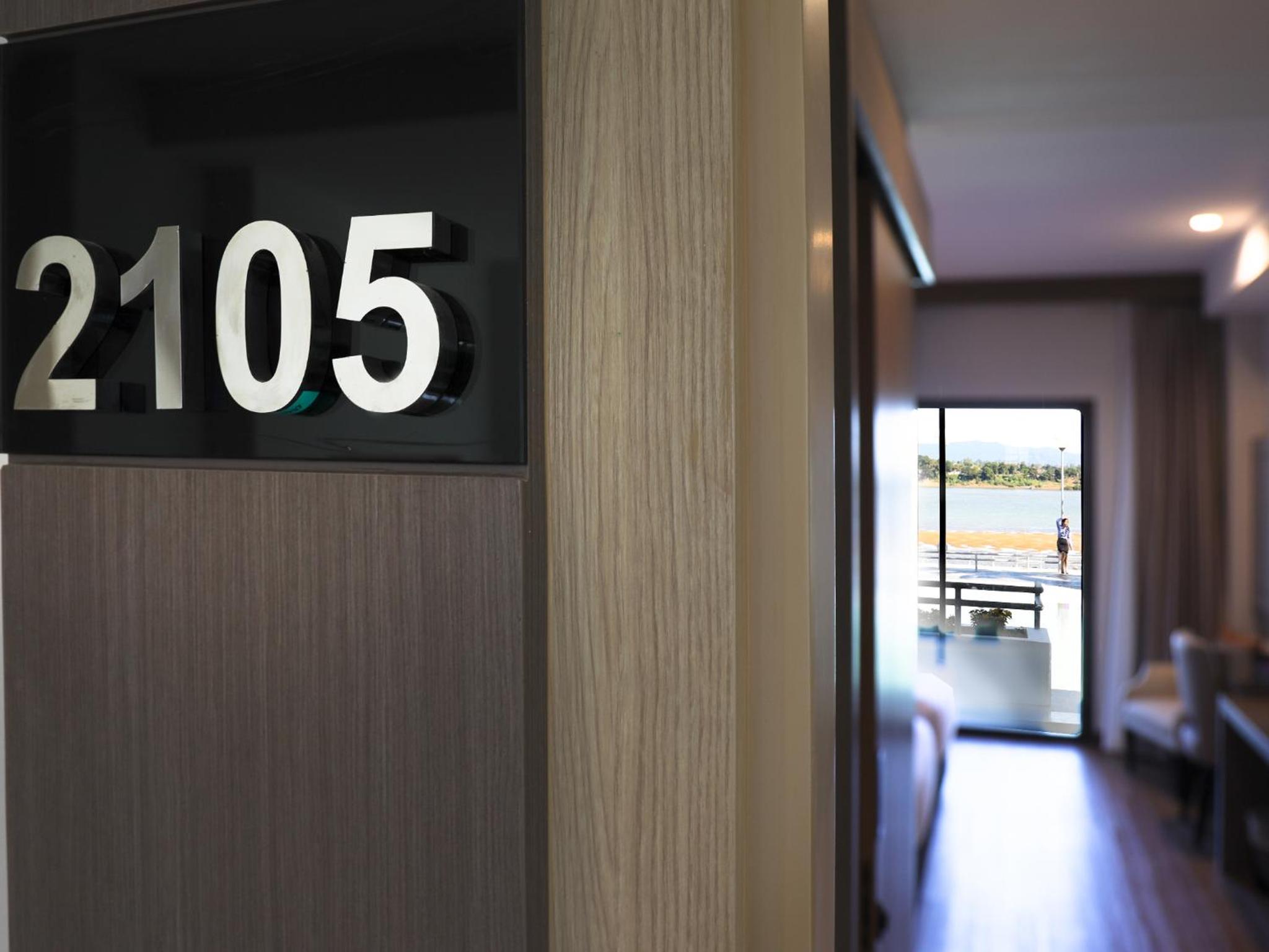 Twin Room with Pool View - Photo 2