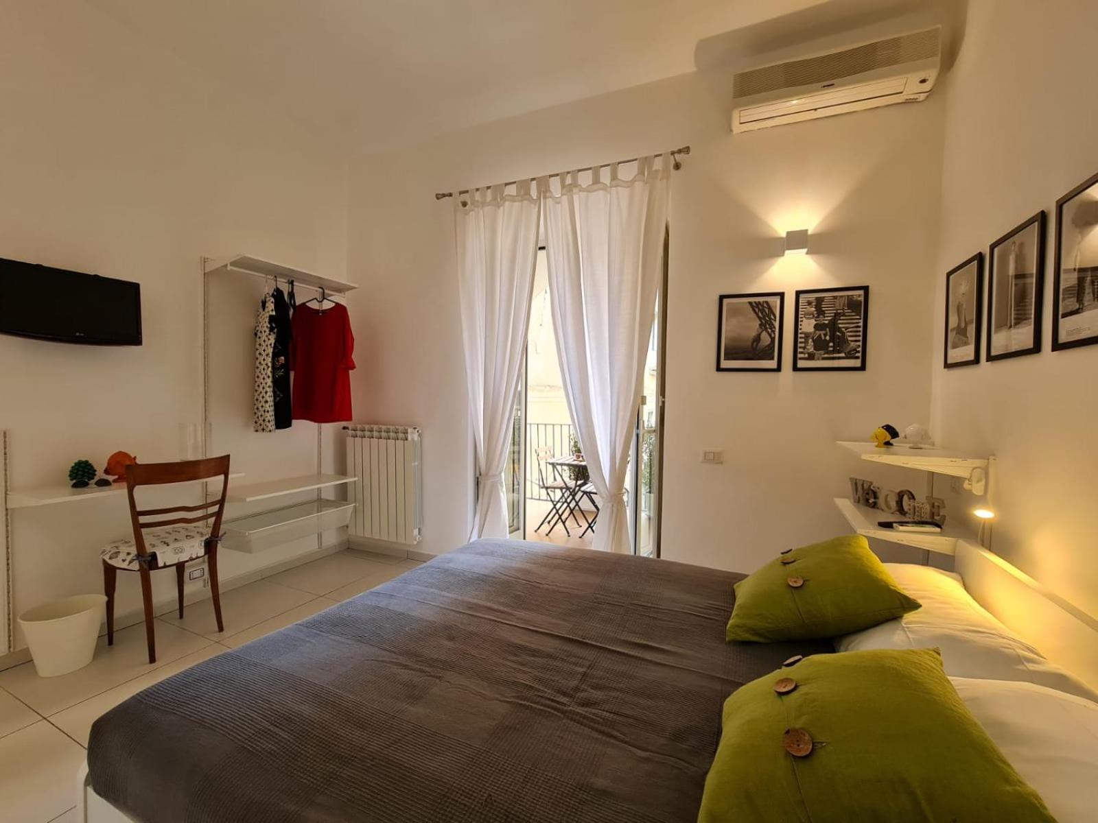 Double Room with Terrace - Photo 2
