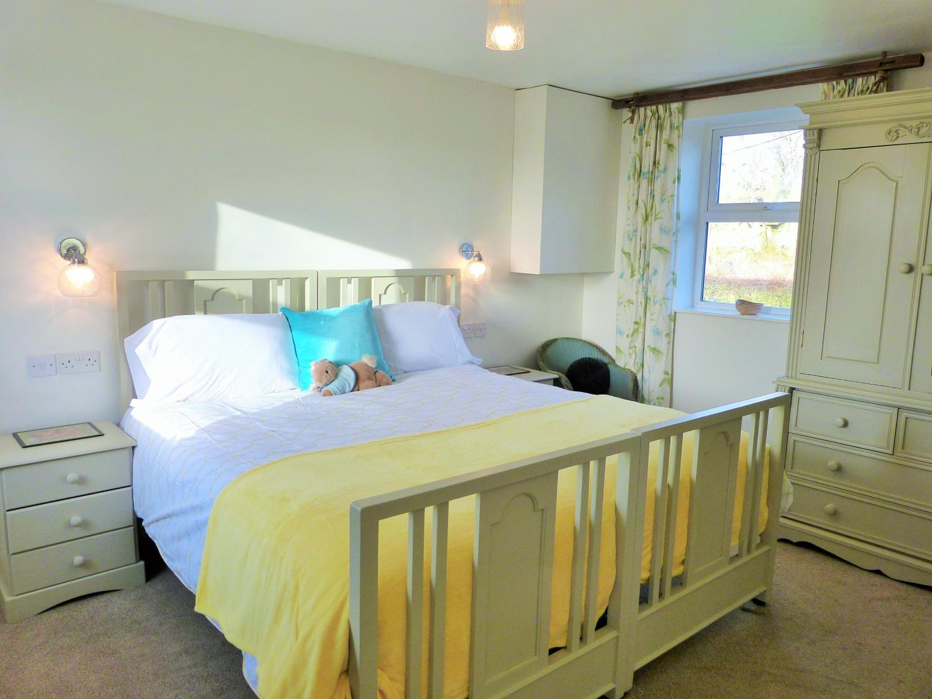Three-Bedroom House photo 1
