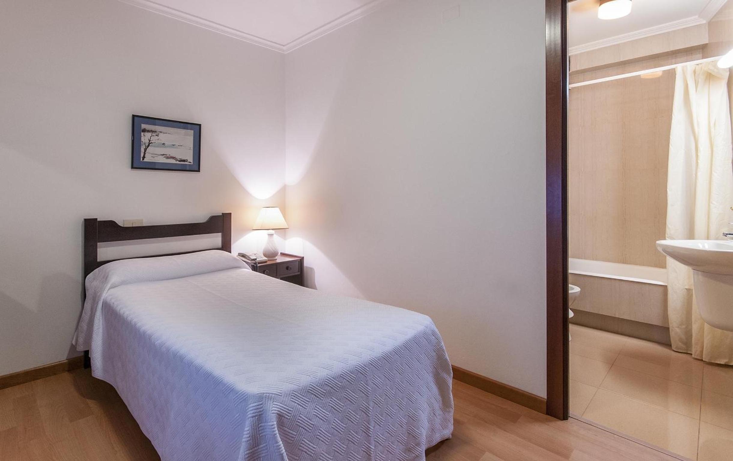 Budget Single Room photo 2