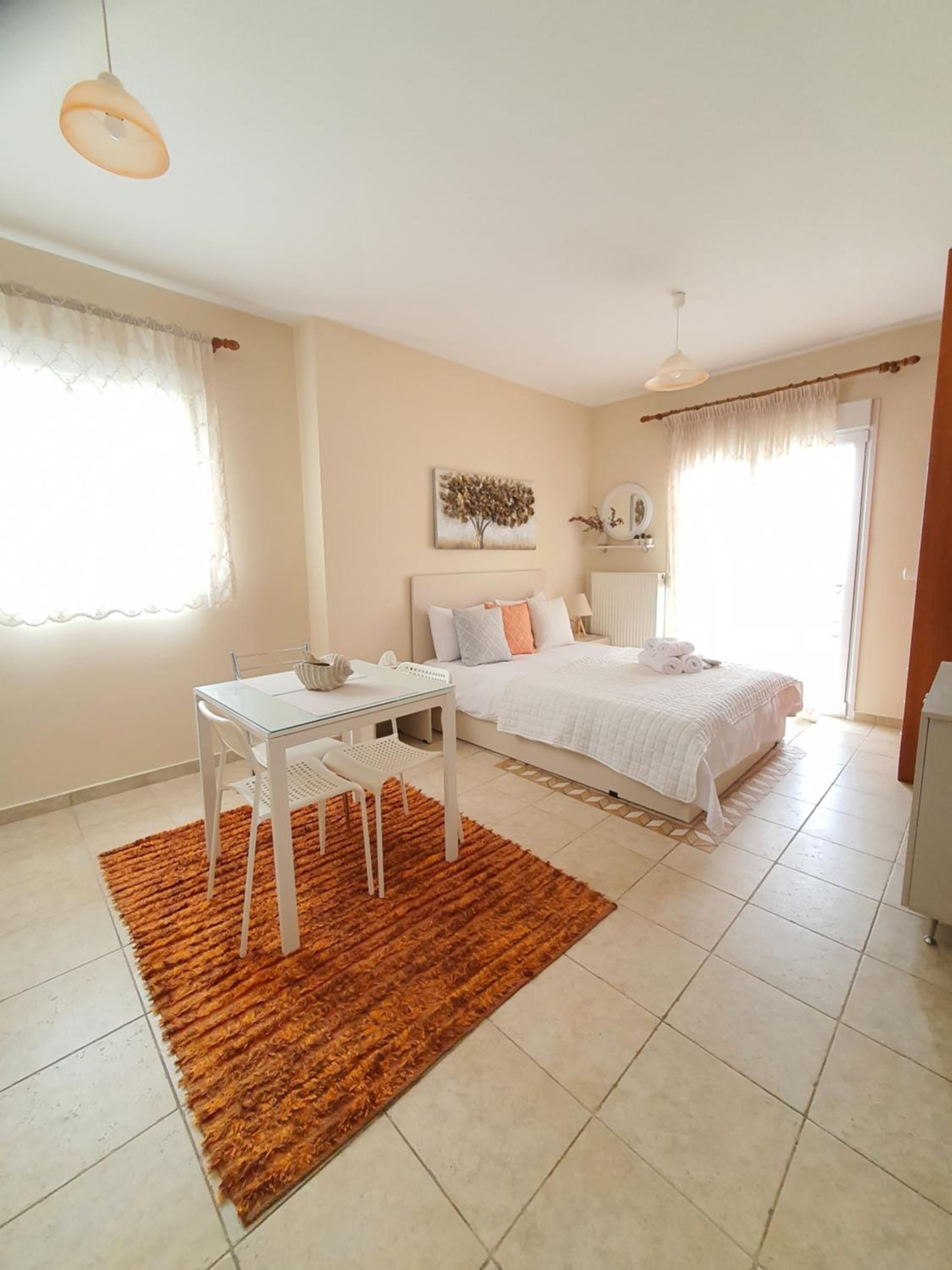 One-Bedroom Apartment - Photo 8