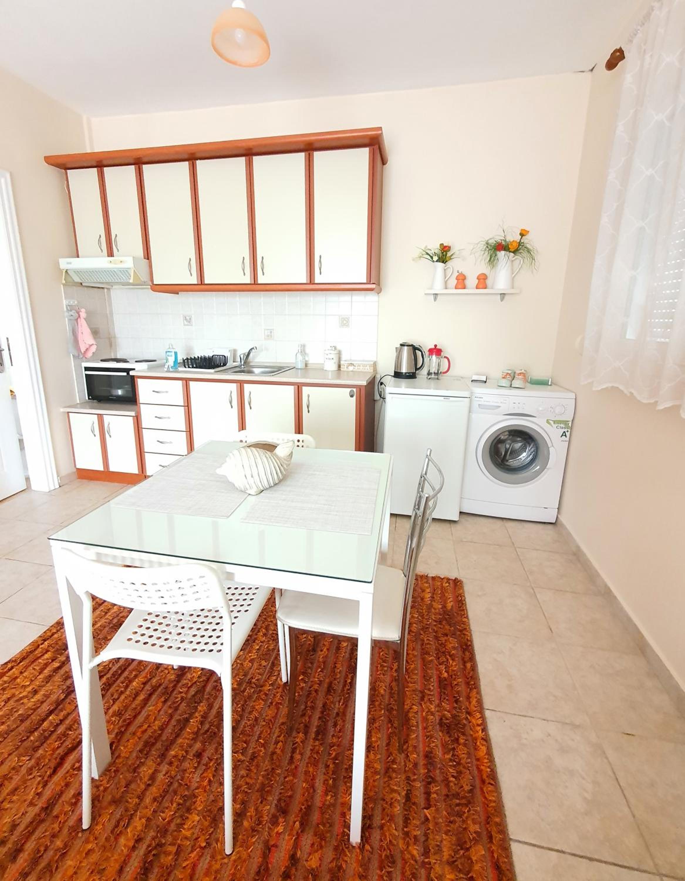 One-Bedroom Apartment - Photo 11