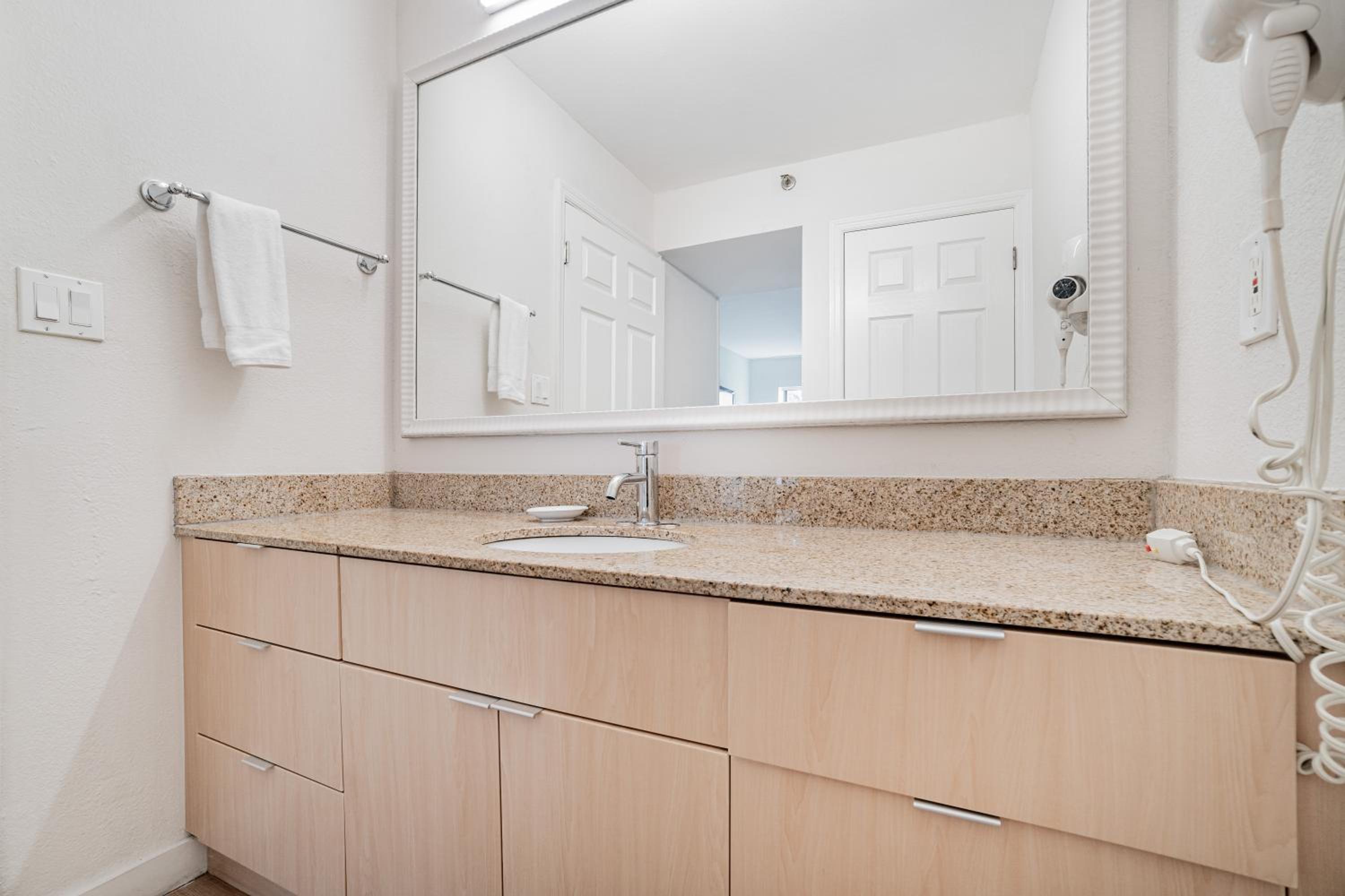 Doral Inn & Suites Miami Airport West — photo 89