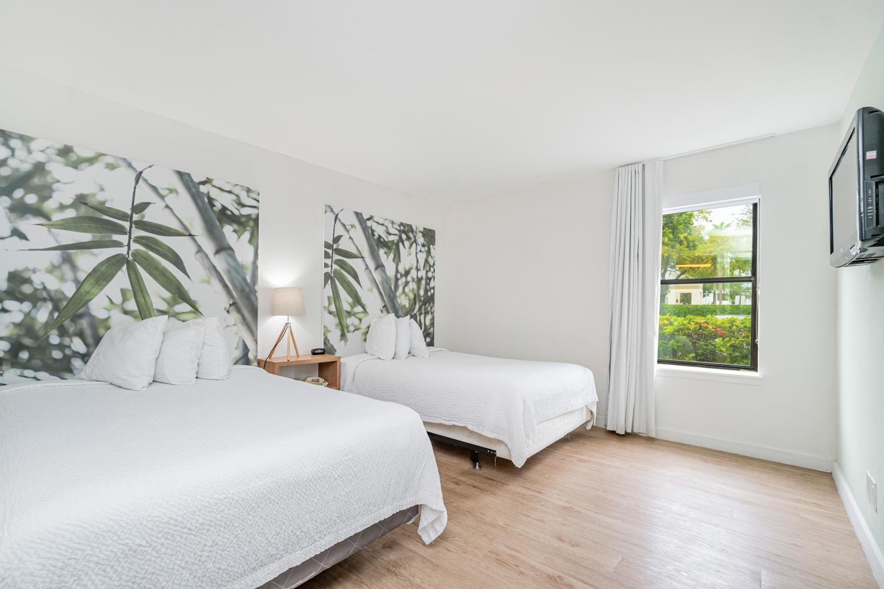 Doral Inn & Suites Miami Airport West — photo 95