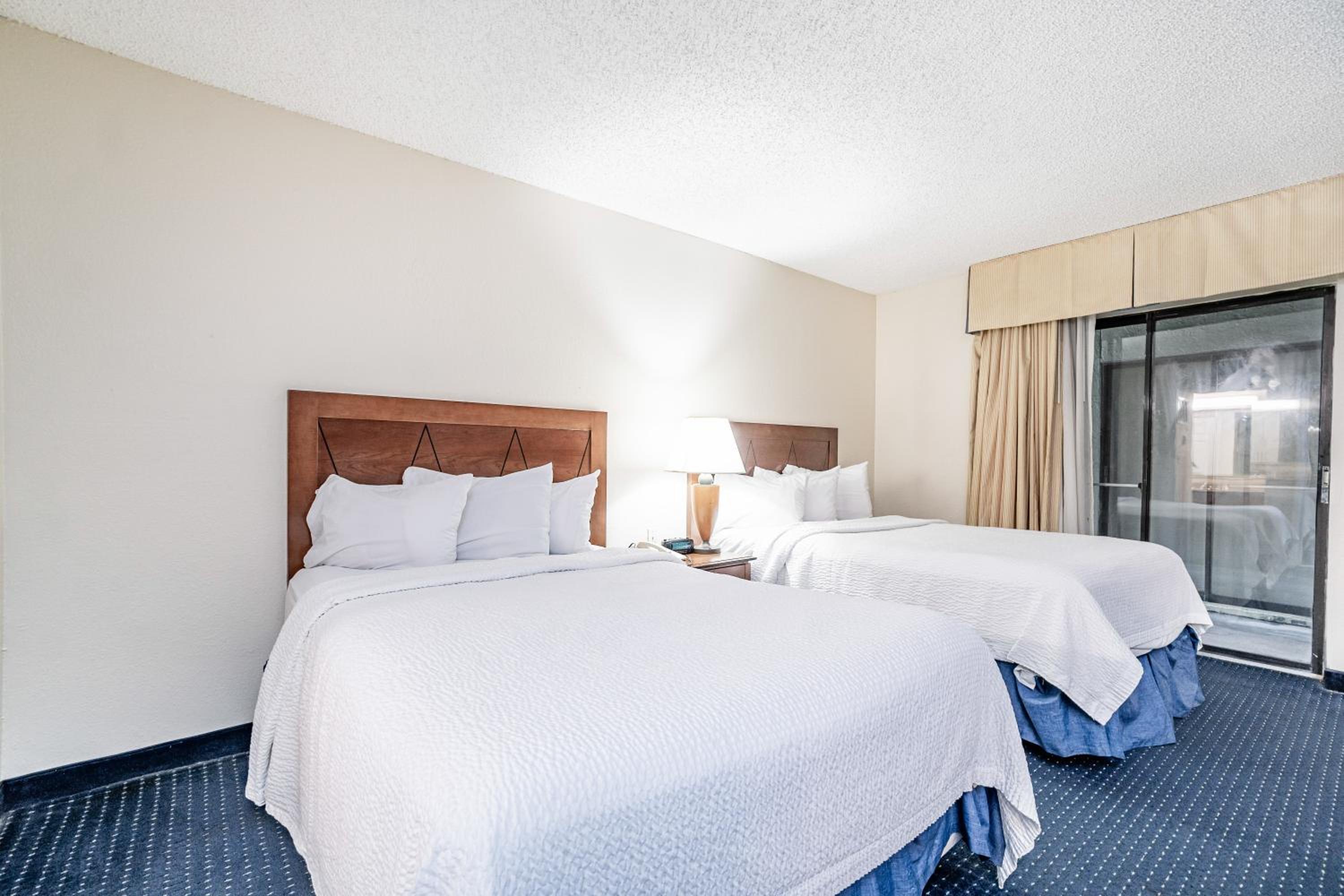 Doral Inn & Suites Miami Airport West — photo 91