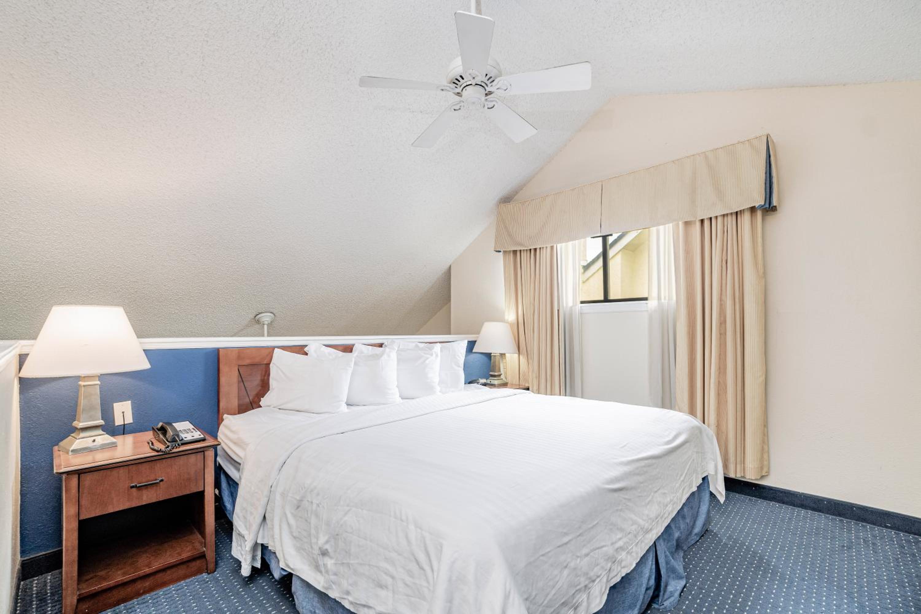 Doral Inn & Suites Miami Airport West — photo 103