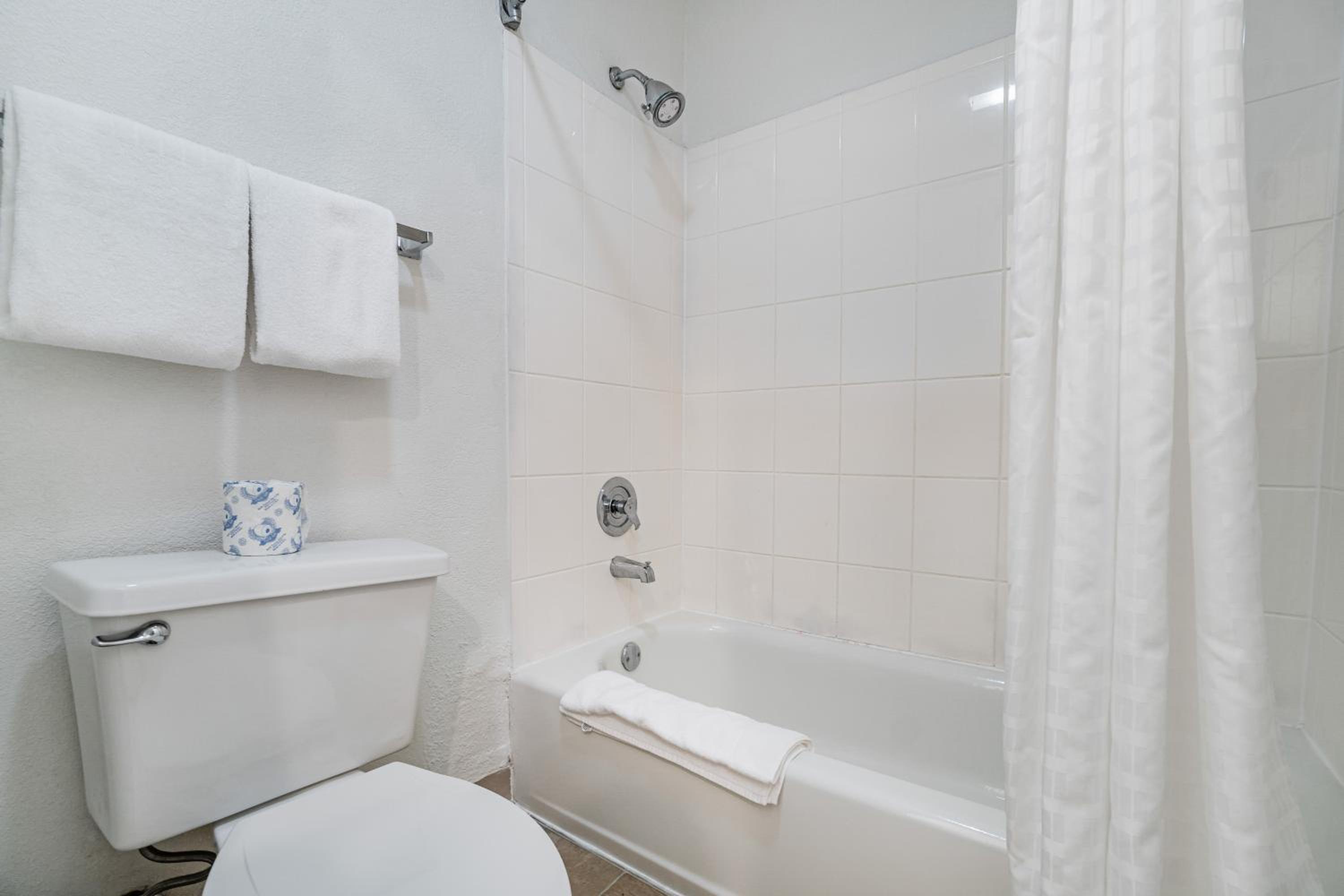 Doral Inn & Suites Miami Airport West — photo 100