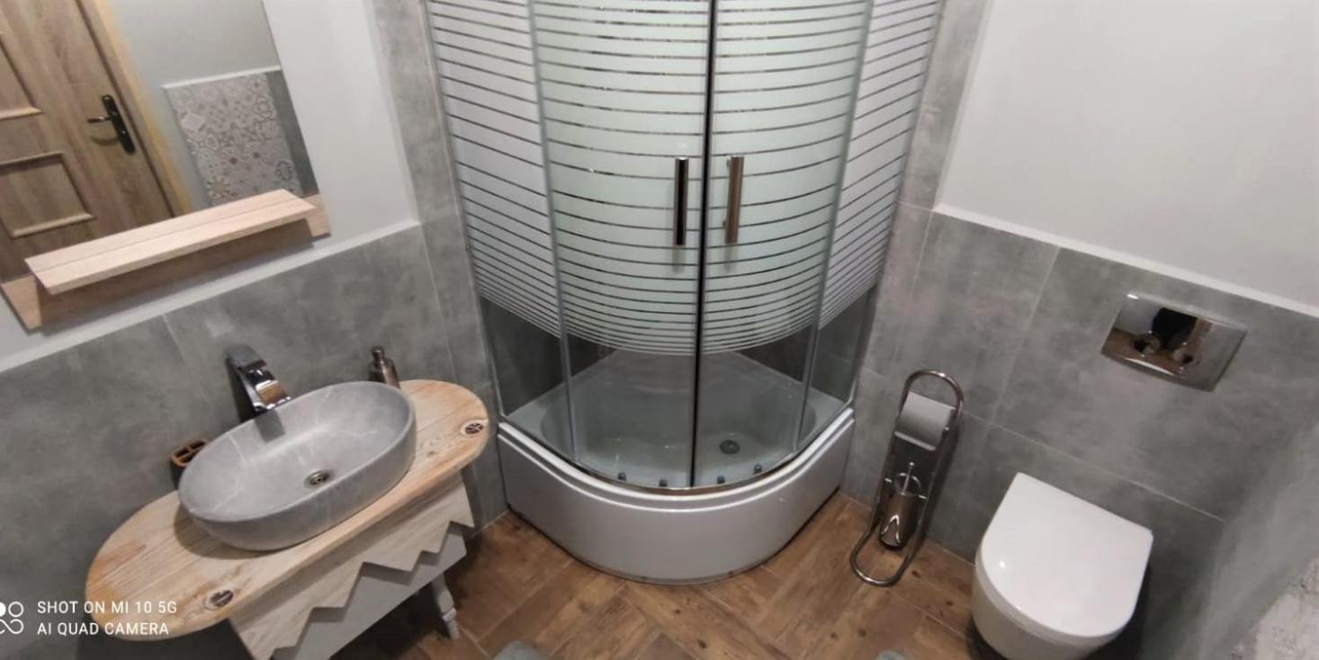 Quadruple Room with Private Bathroom - Photo 2