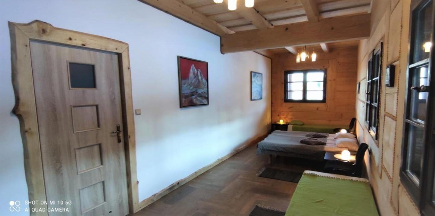 Quadruple Room with Private Bathroom - Photo 6