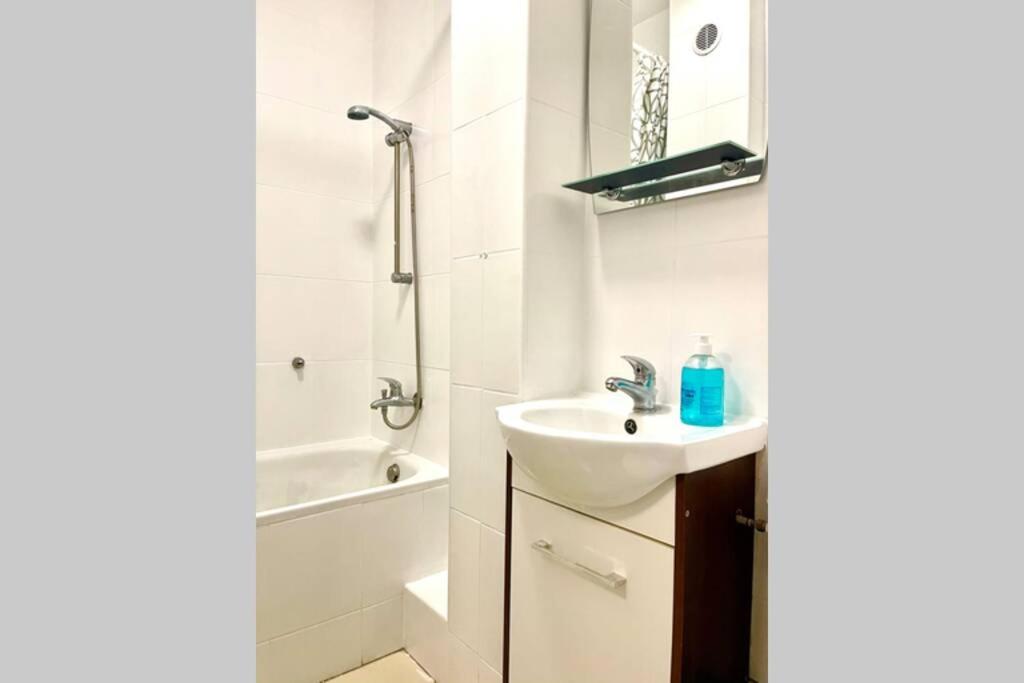 One-Bedroom Apartment - Photo 5