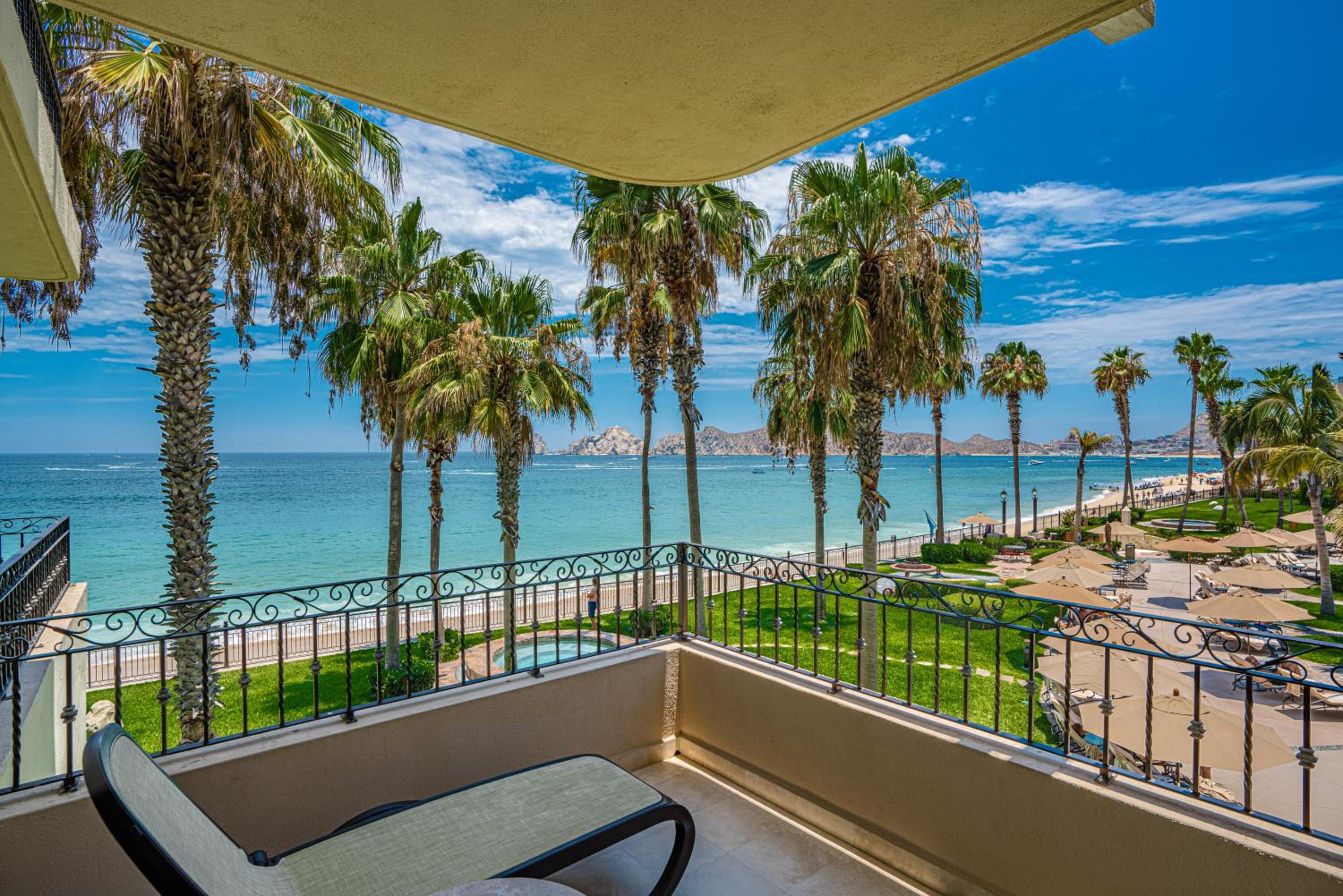 Beachfront Two Bedrooms 2nd Floor photo 2