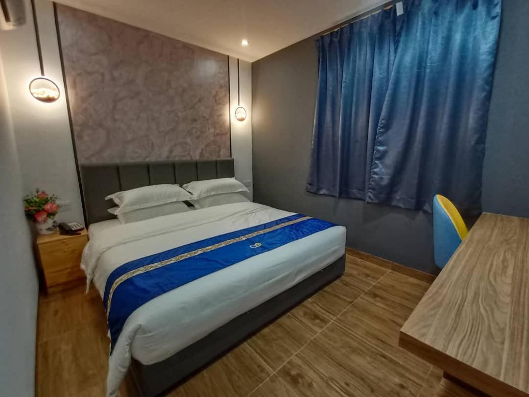 Deluxe King Room - Photo 1