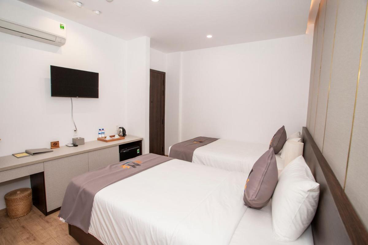 Twin Room - Photo 3