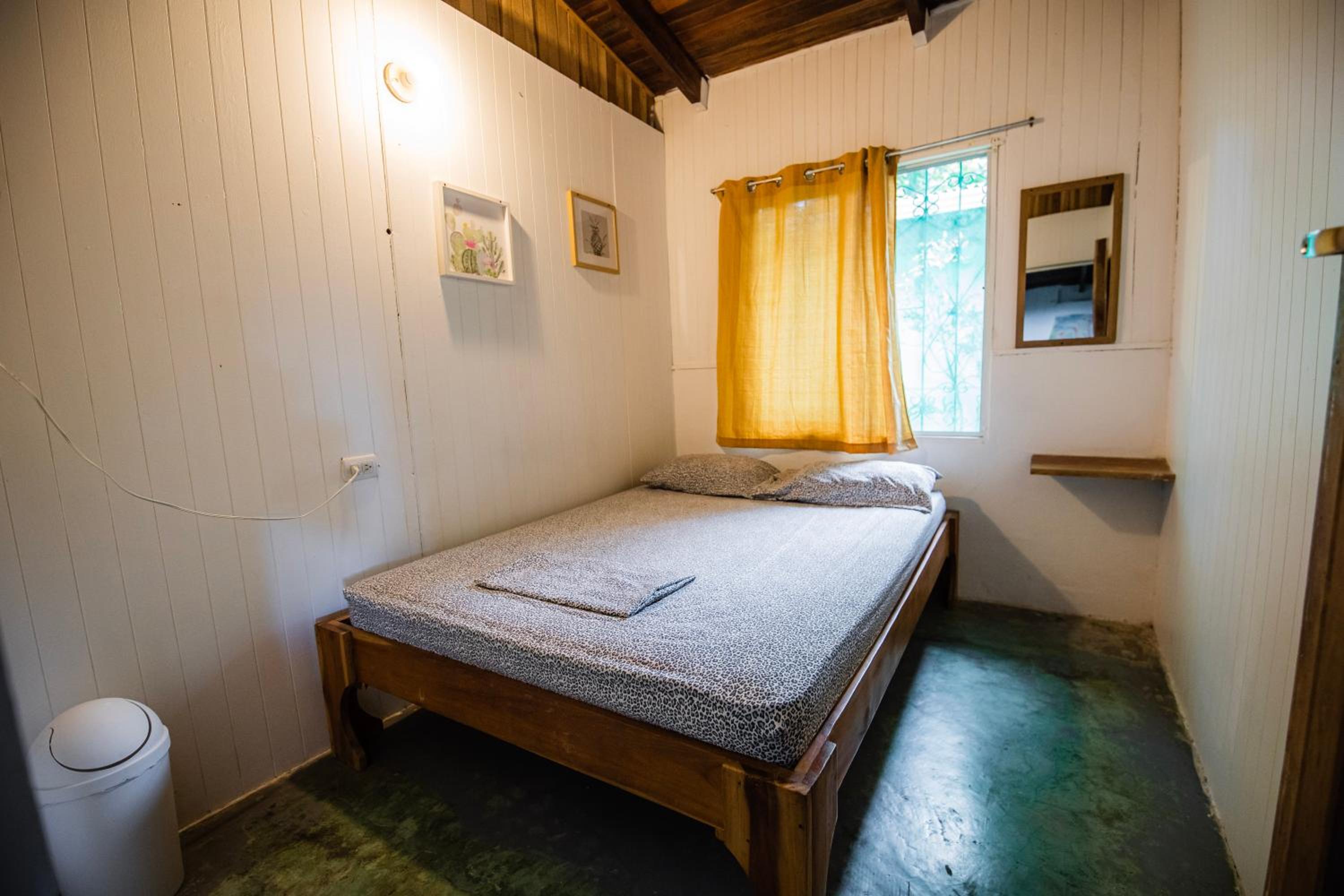 Budget Double Room with Shared Bathroom photo 1