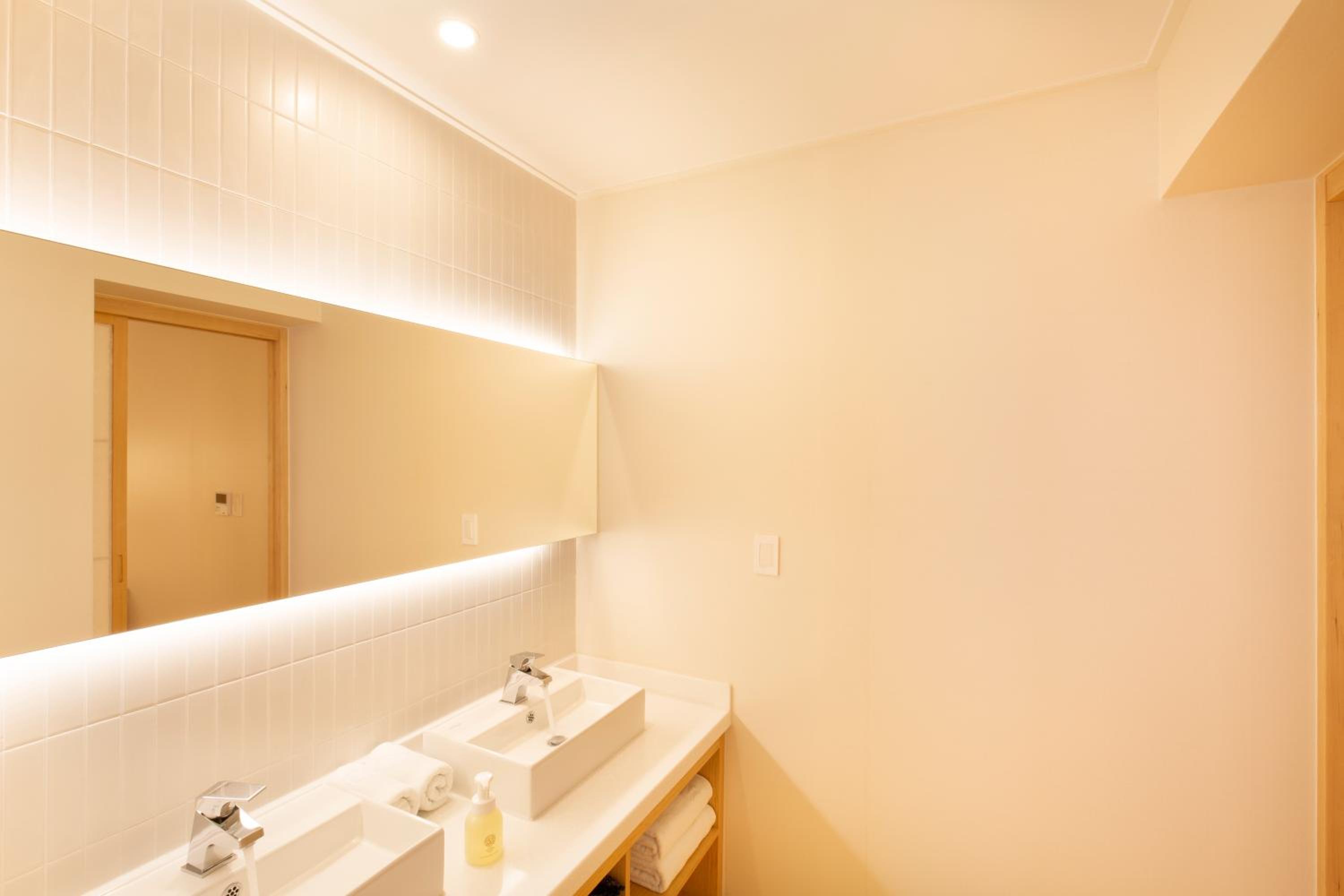 Family Room with Private Bathroom - Photo 16