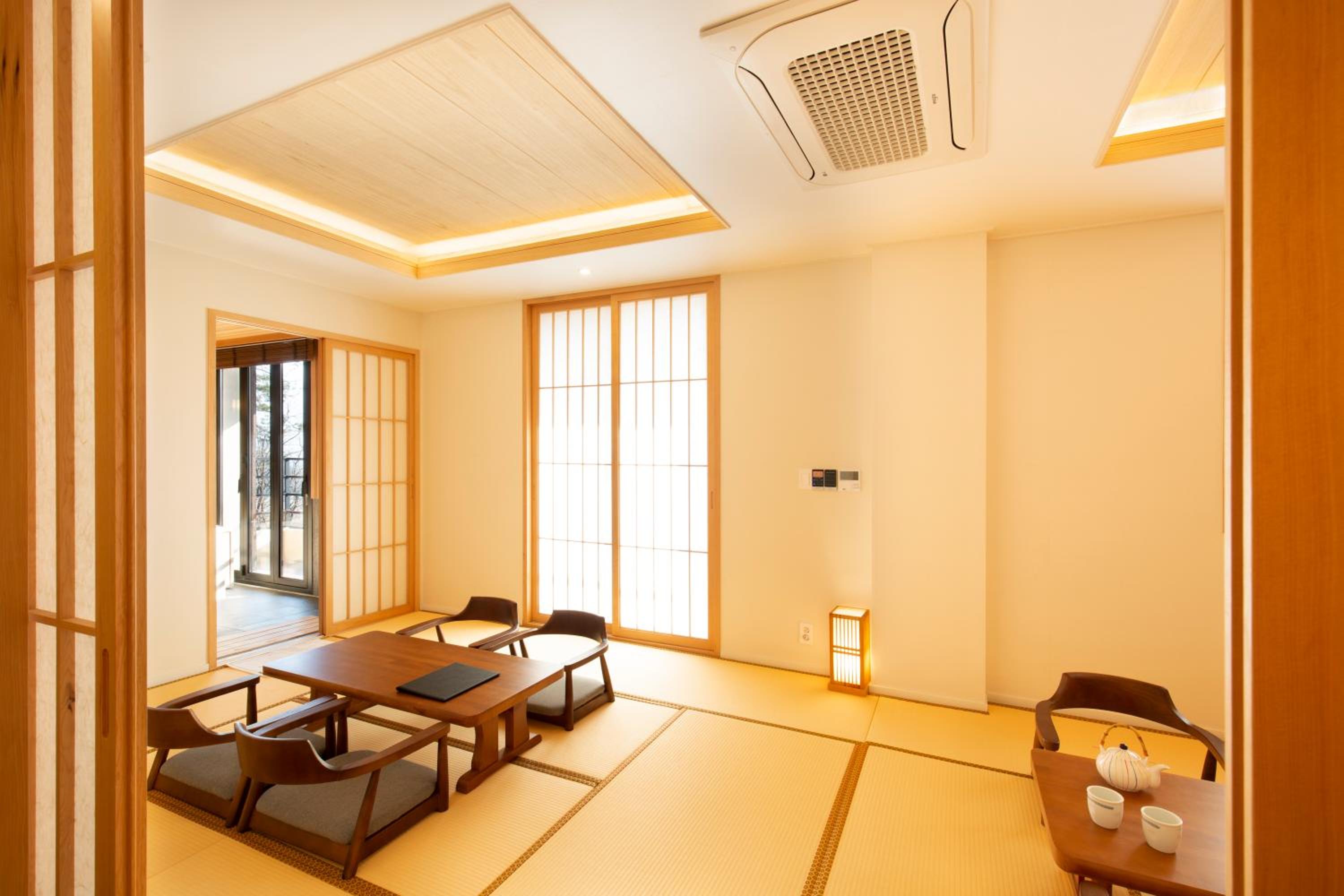 Family Room with Private Bathroom - Photo 9