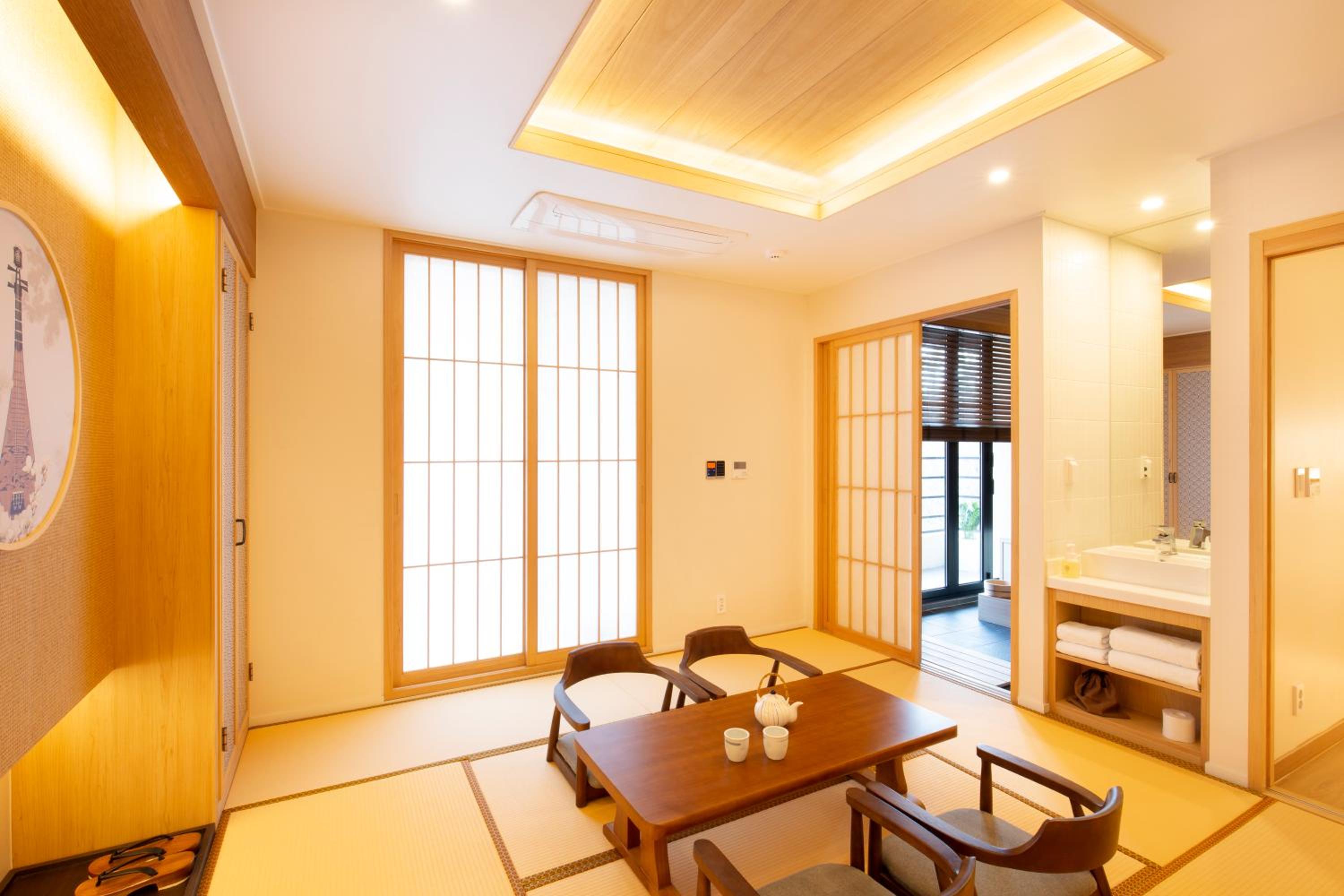 Double Room with Private Bathroom - Photo 12