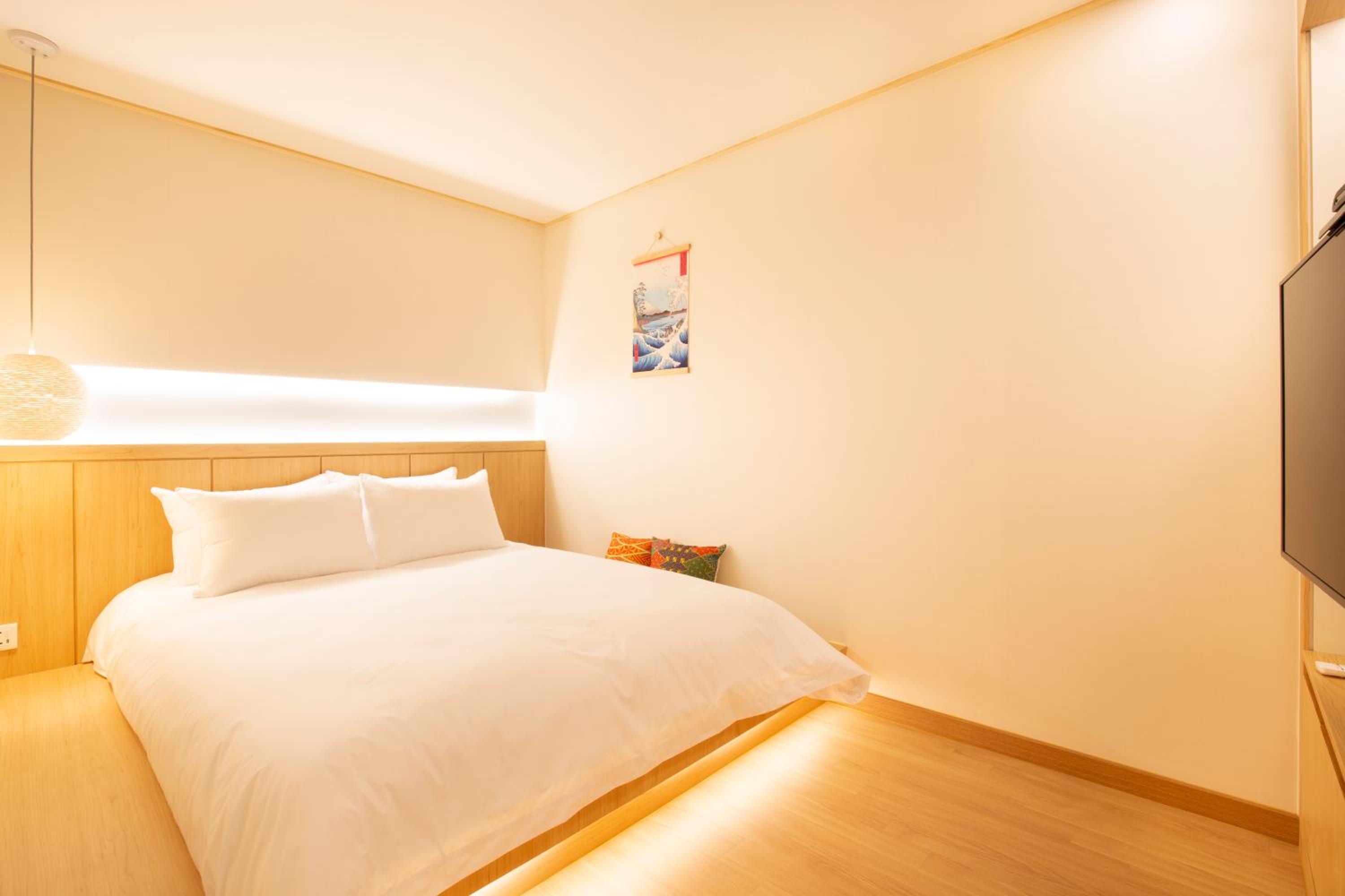 Double Room with Private Bathroom - Photo 6