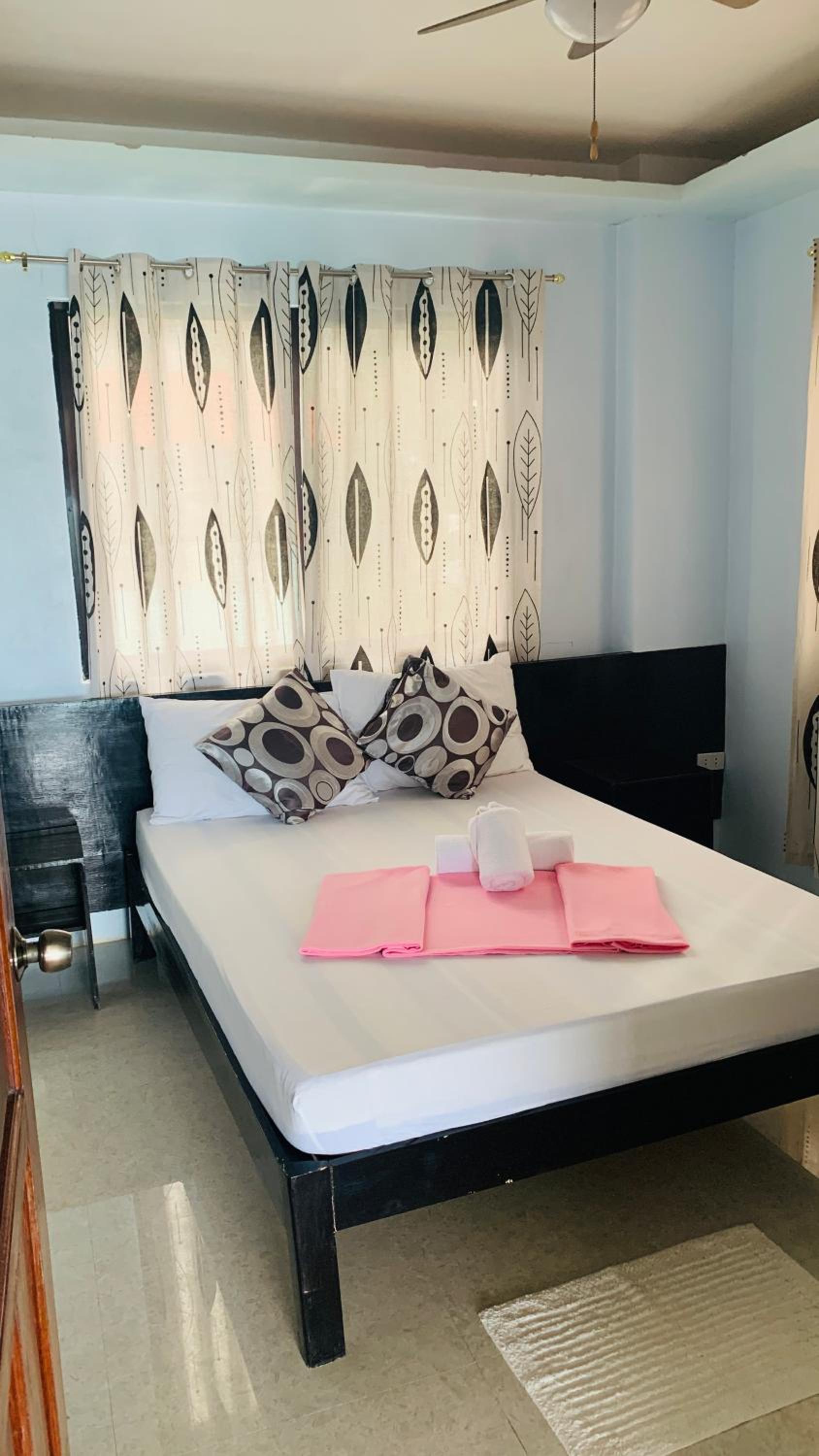 Double Room with Balcony and Sea View - Photo 1