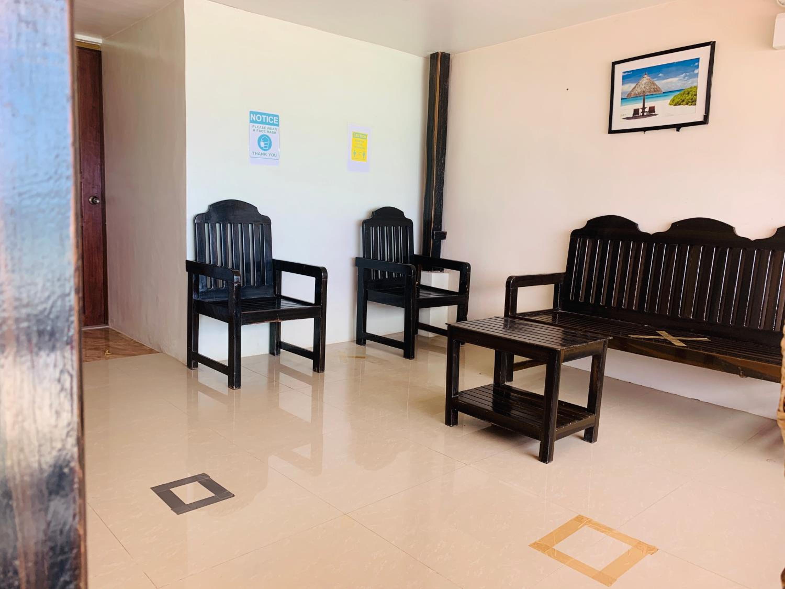 Double Room with Balcony and Sea View - Photo 2