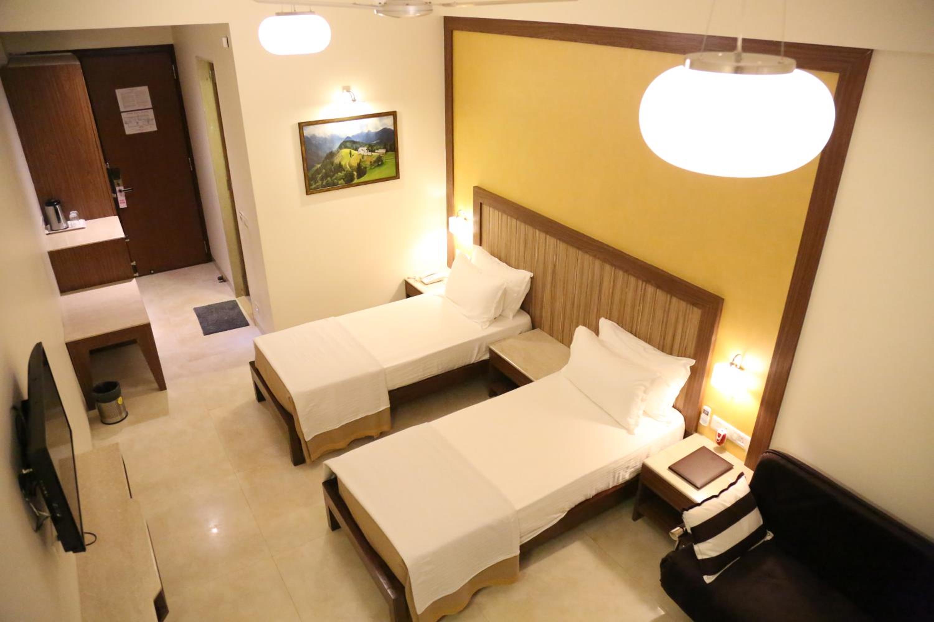Deluxe Double Room photo 2