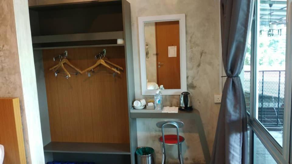 Deluxe Triple Room - Photo 7