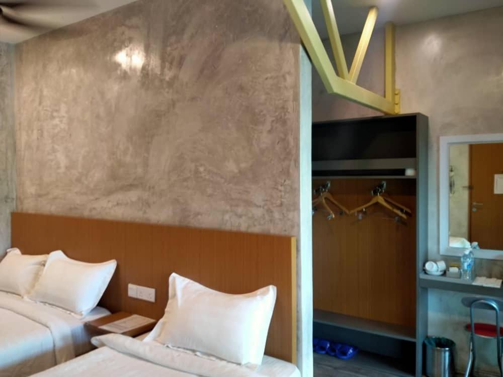 Deluxe Triple Room - Photo 6