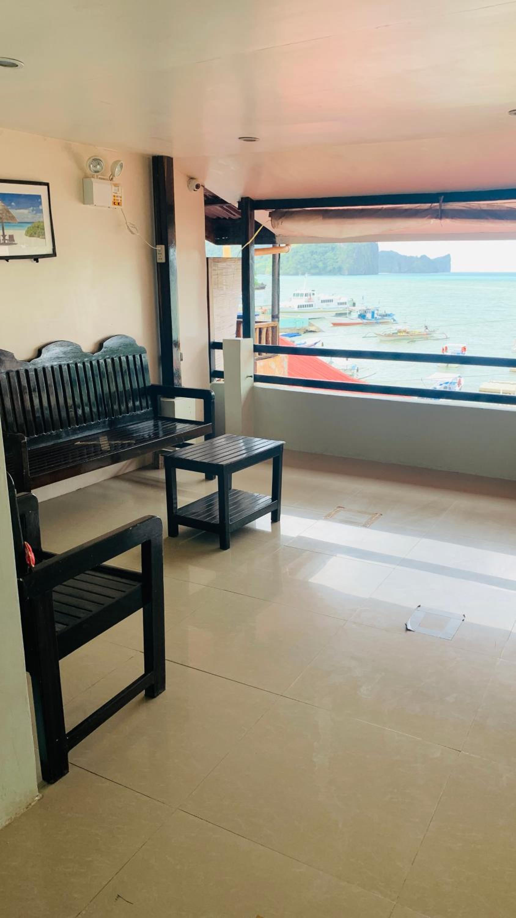 Double Room with Balcony and Sea View - Photo 5