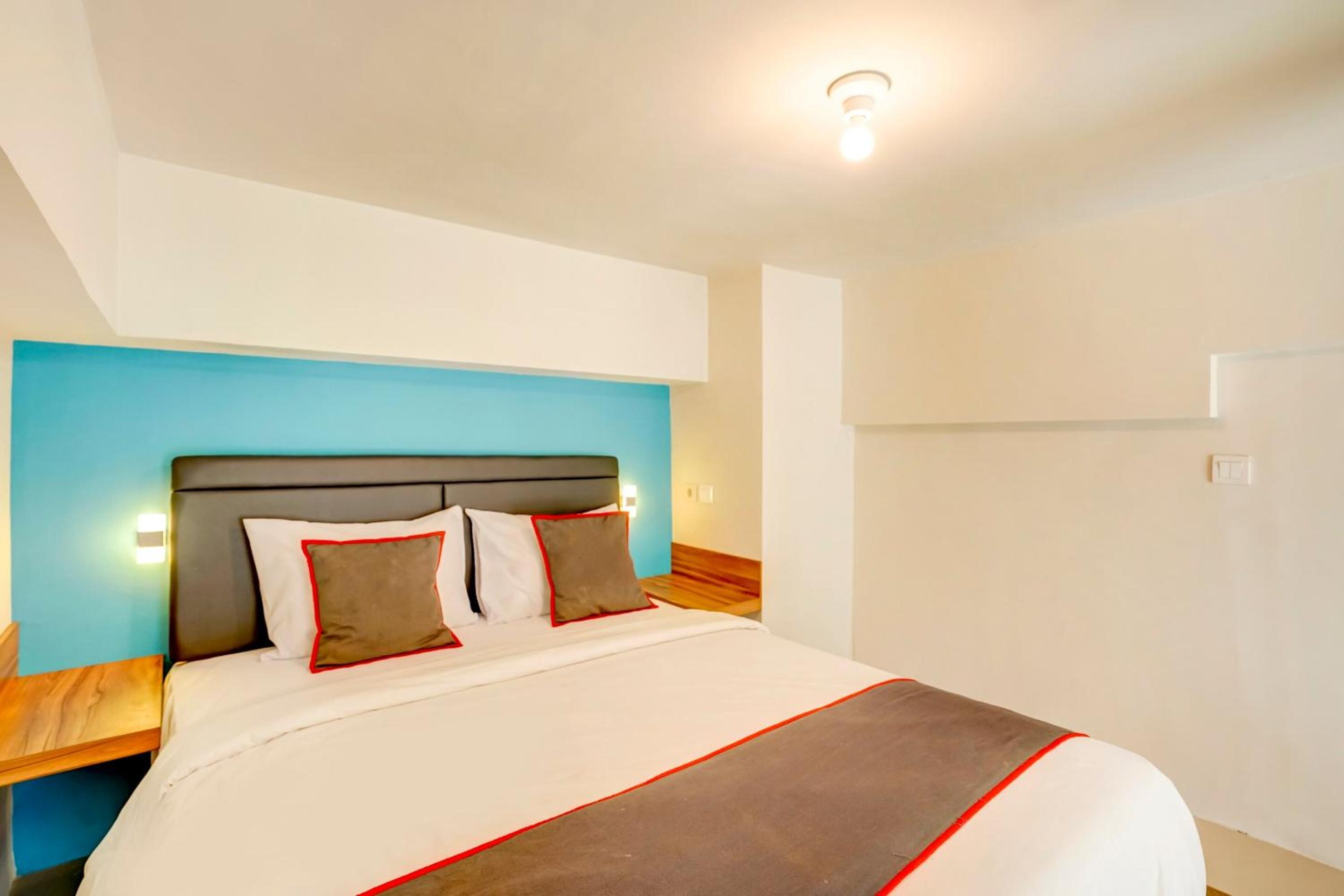 Standard Double Room - Photo 11