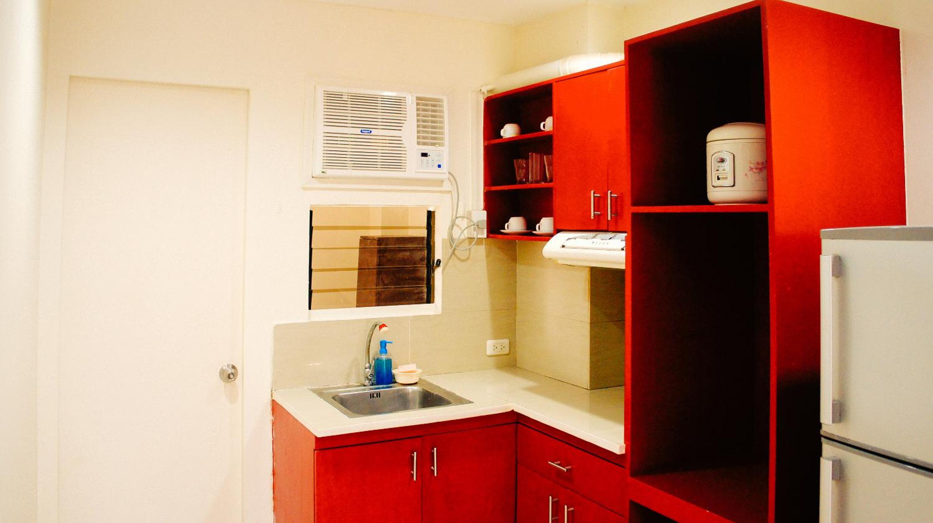 One-Bedroom Suite - Photo 5
