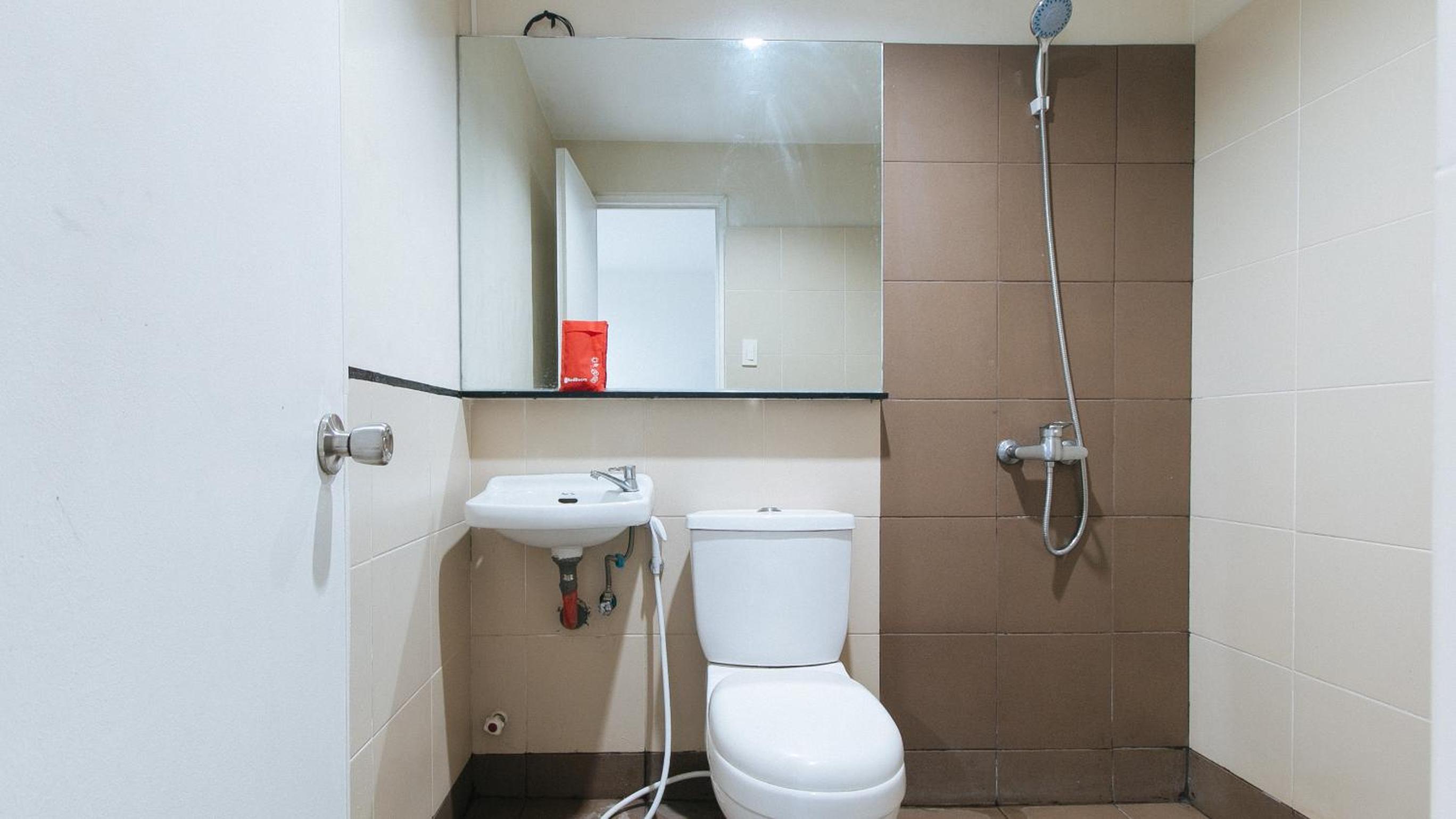 Standard Double Room - Photo 14