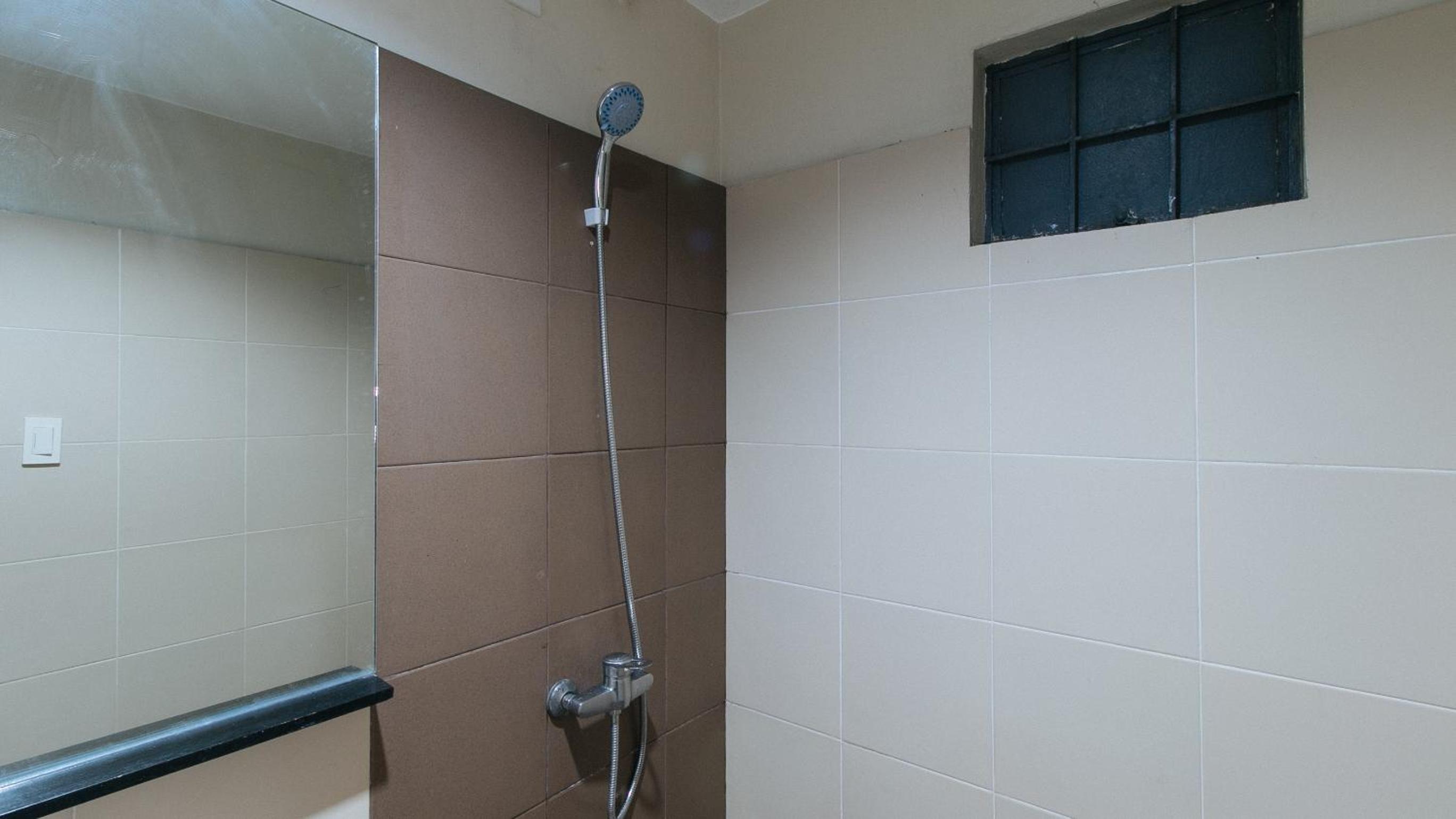 Standard Double Room - Photo 15