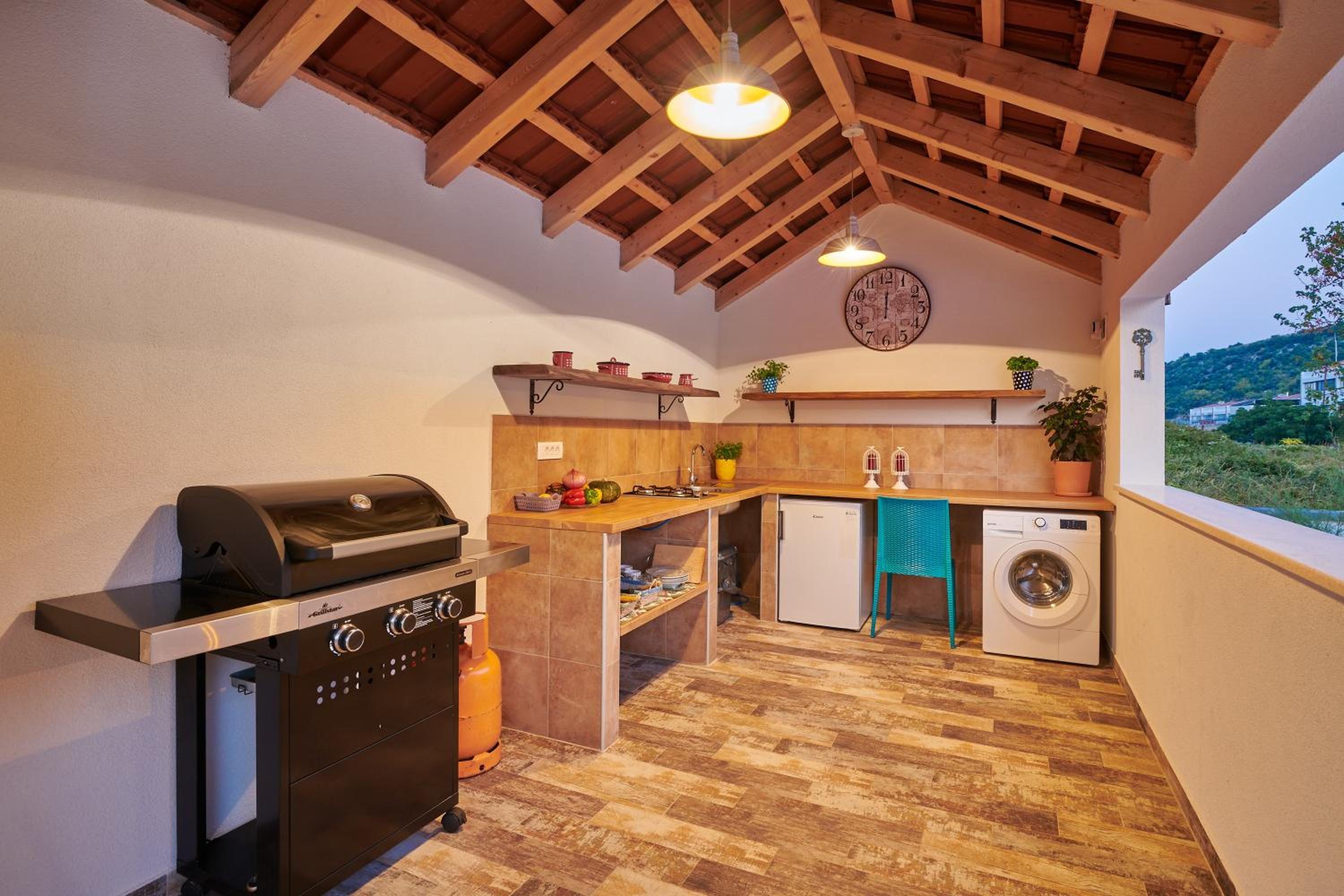 One Bedroom Apartment - Photo 4