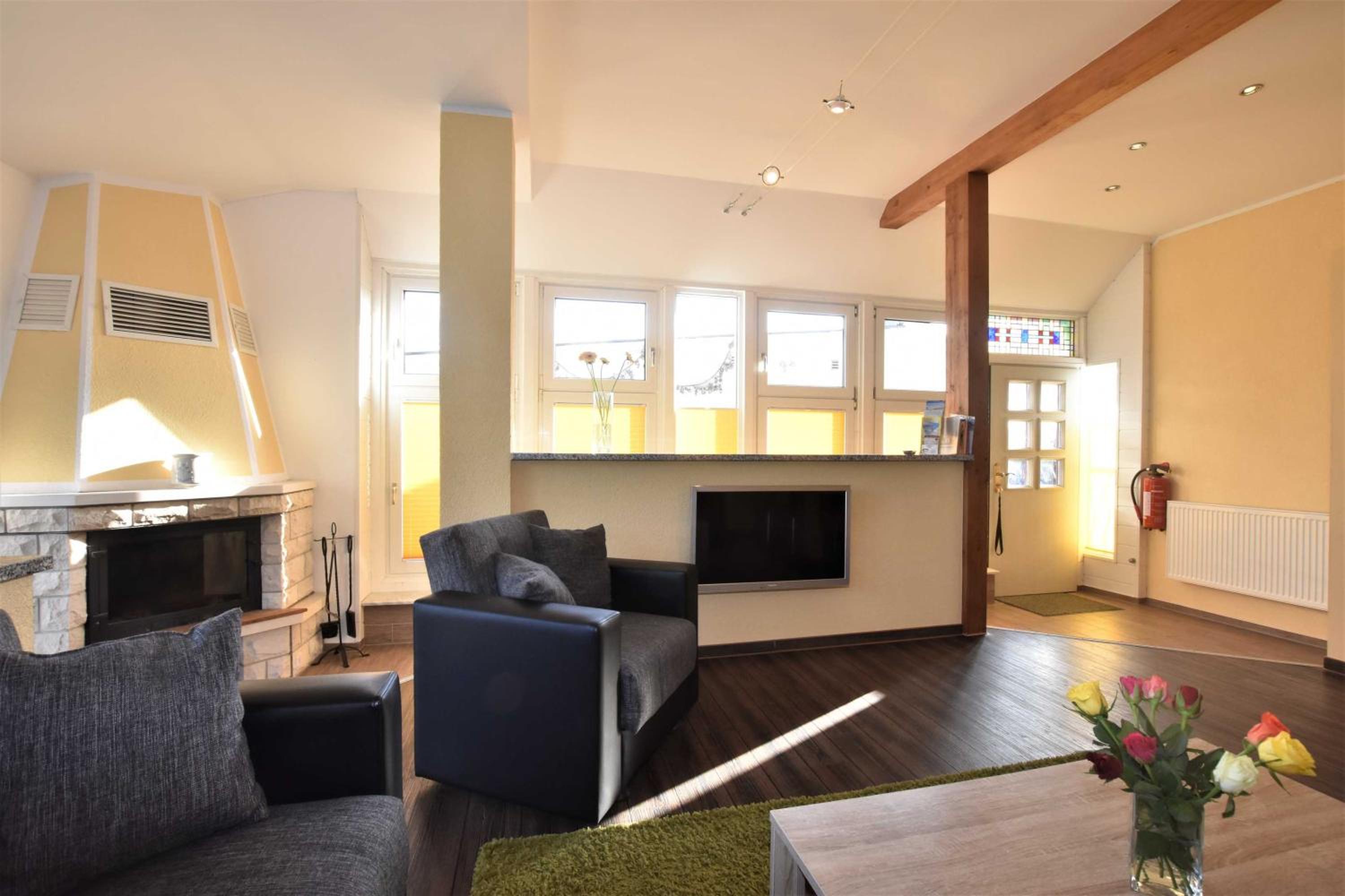 Two-Bedroom Apartment with Terrace photo 3