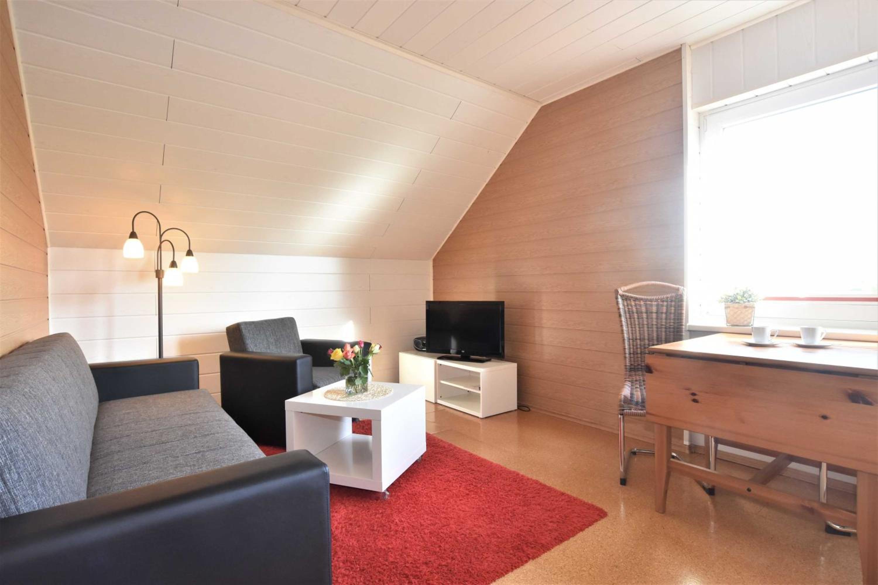 One-Bedroom Apartment with Lake View photo 1