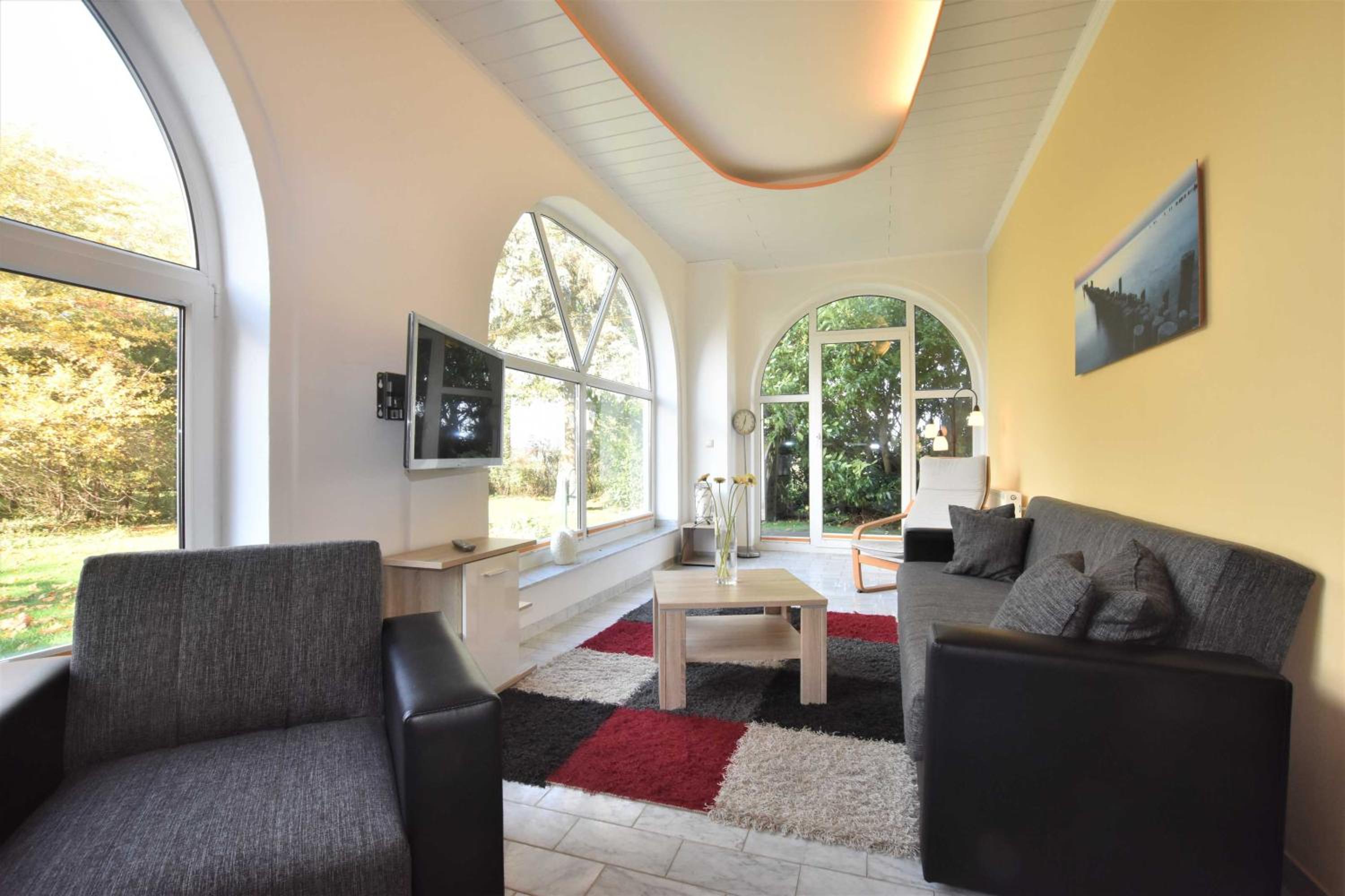 Two-Bedroom Apartment with Terrace photo 2