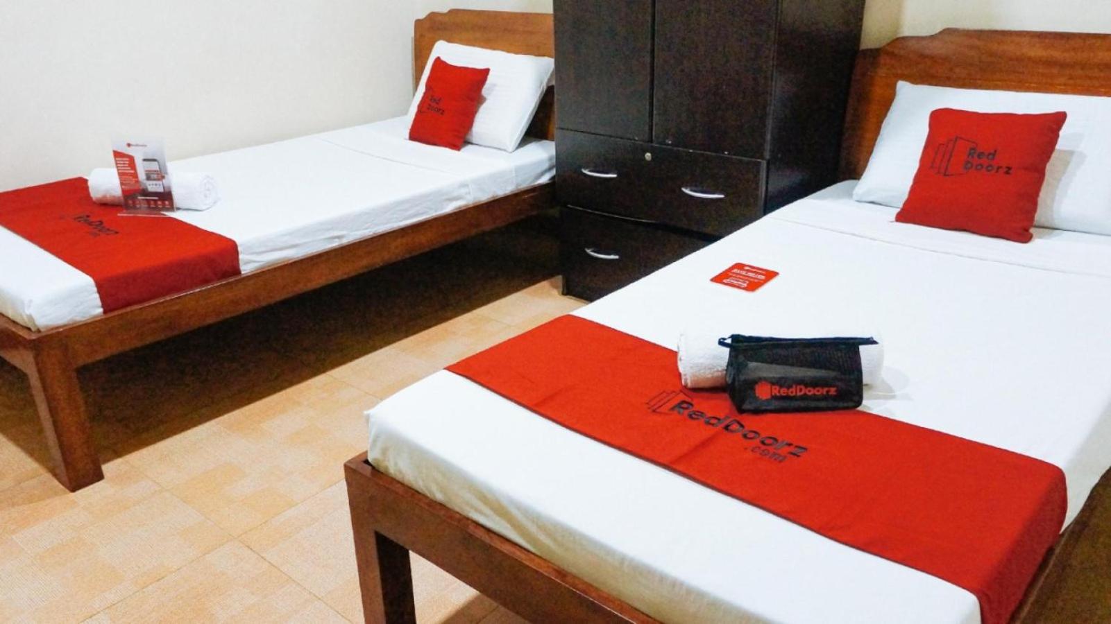 Twin Room - Photo 3