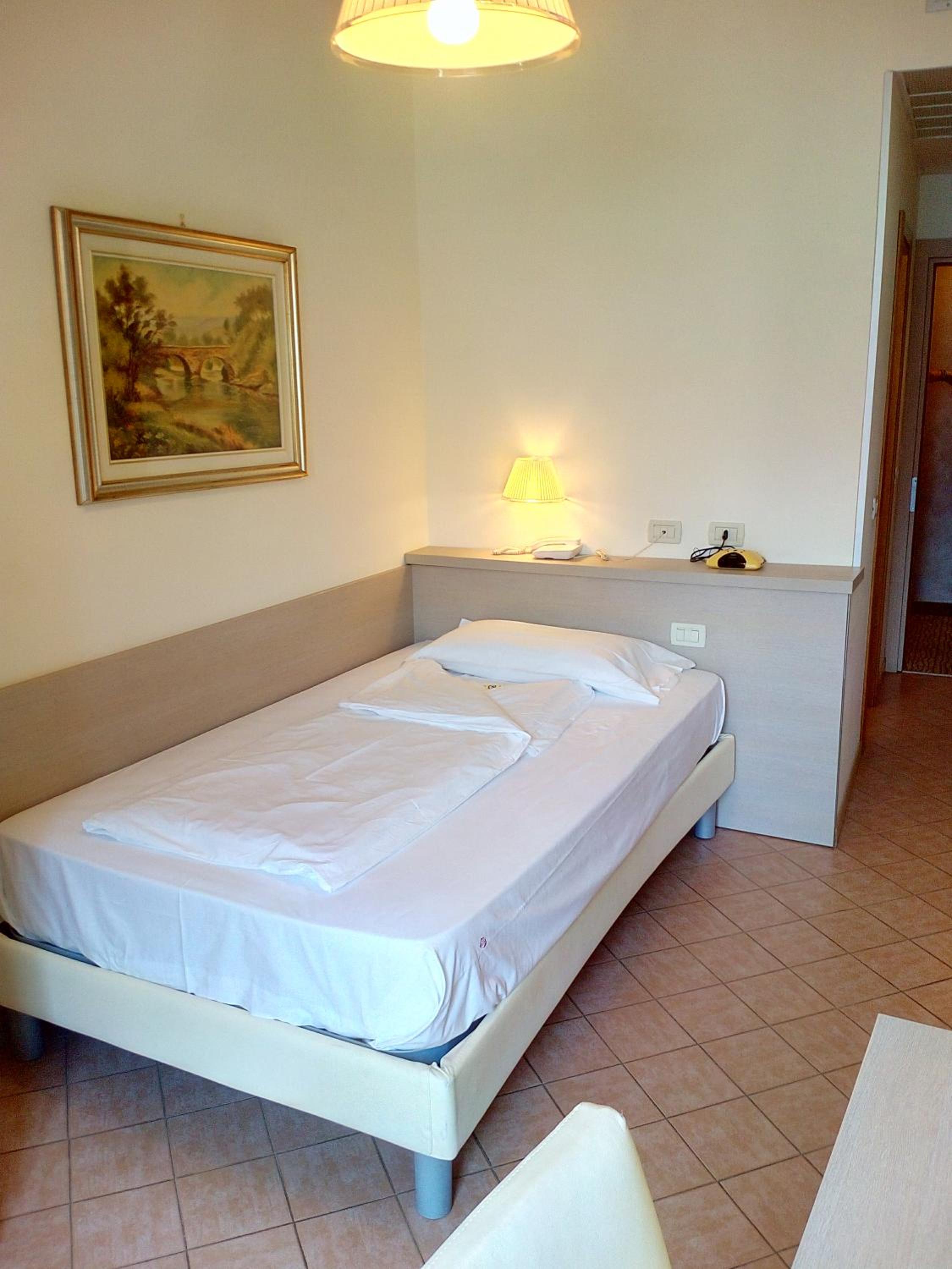 Single Room with Lake View photo 2