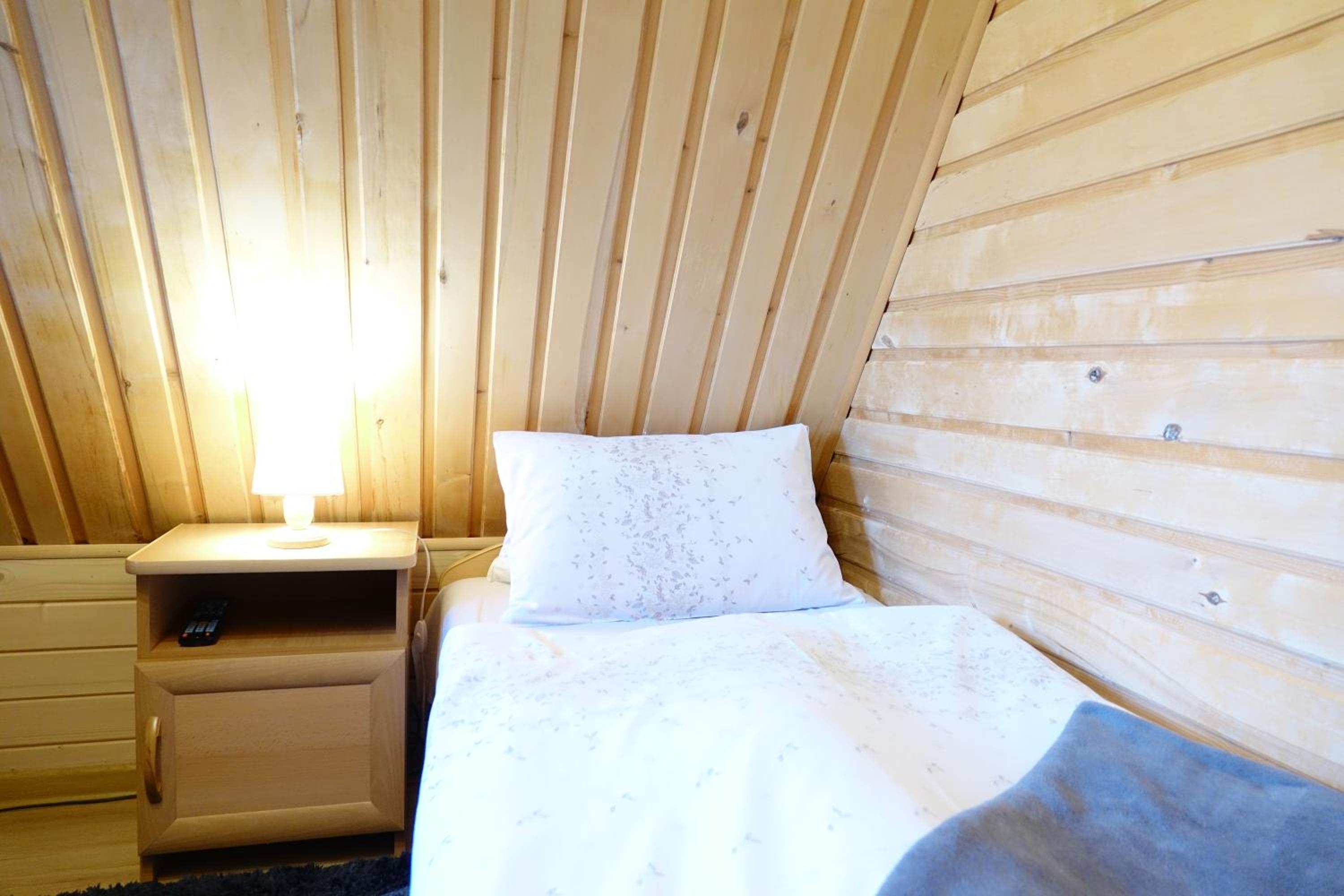 Single Room with Private Bathroom photo 3