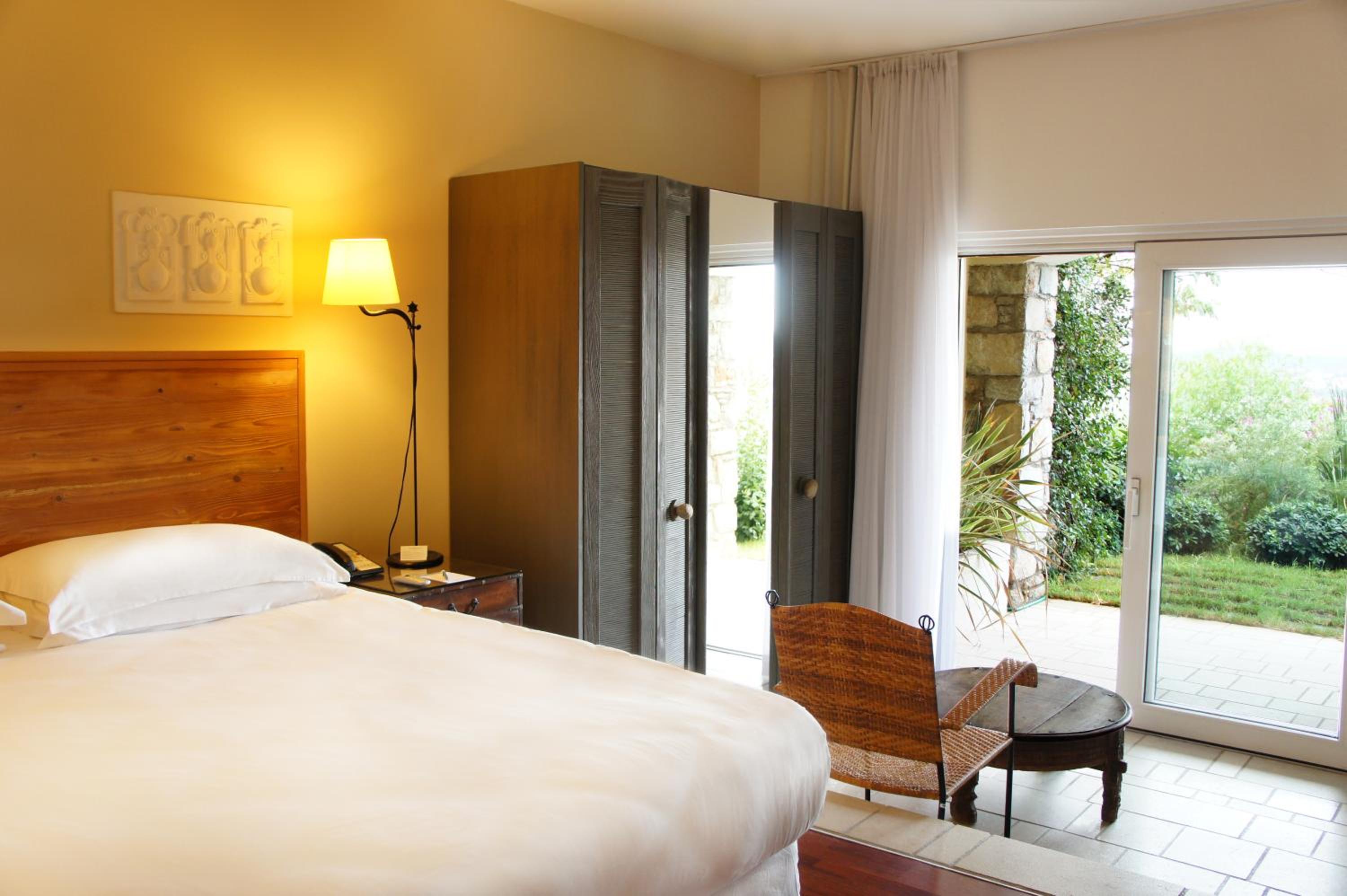 Deluxe Room - Photo 1