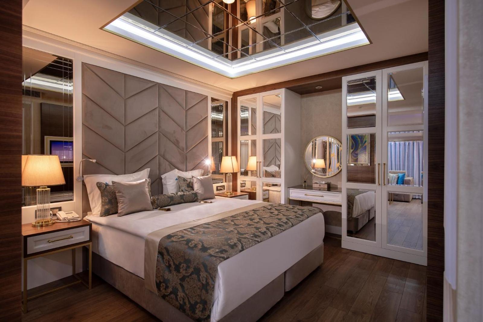 Jacuzzi Suite