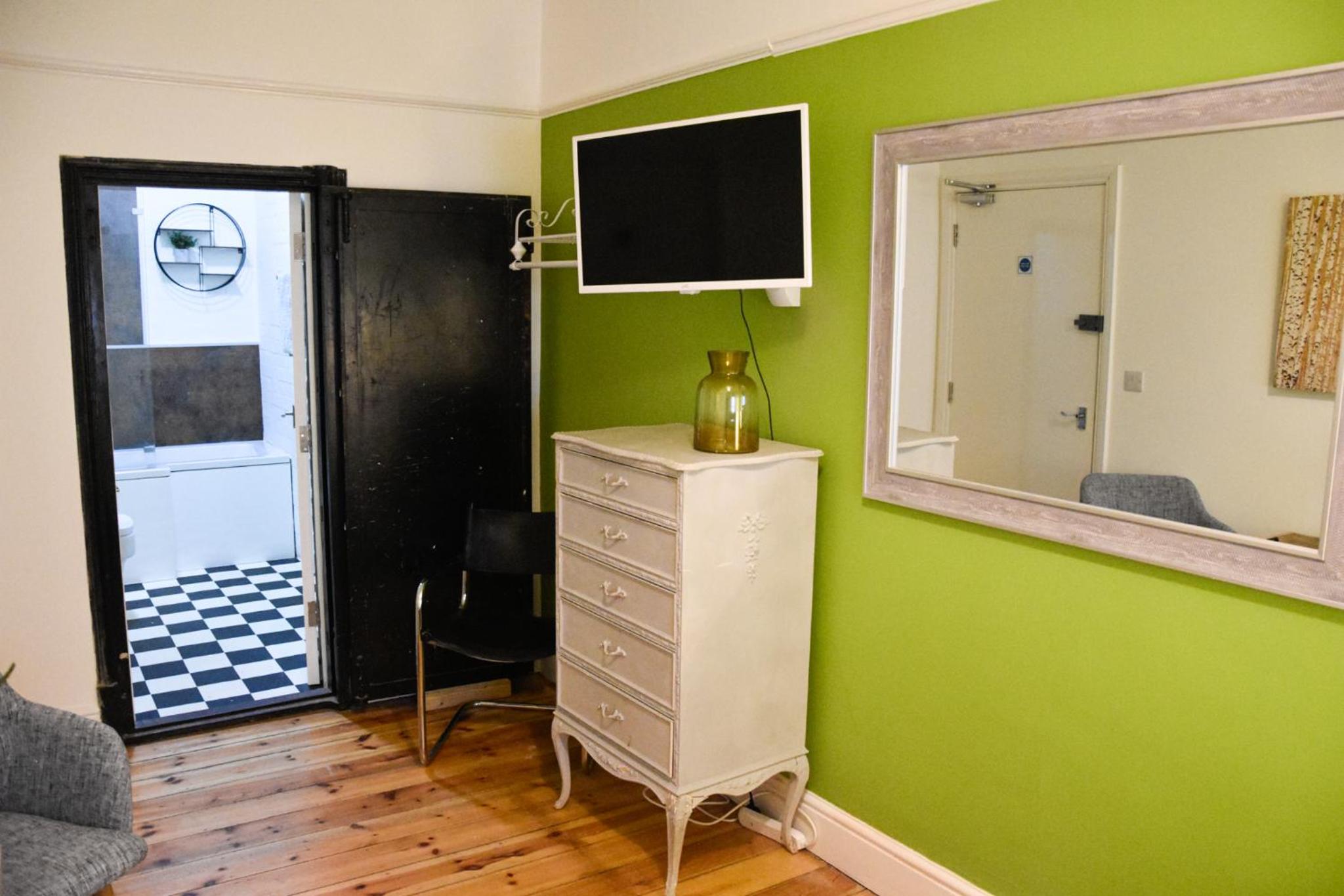 Double Room - Photo 2