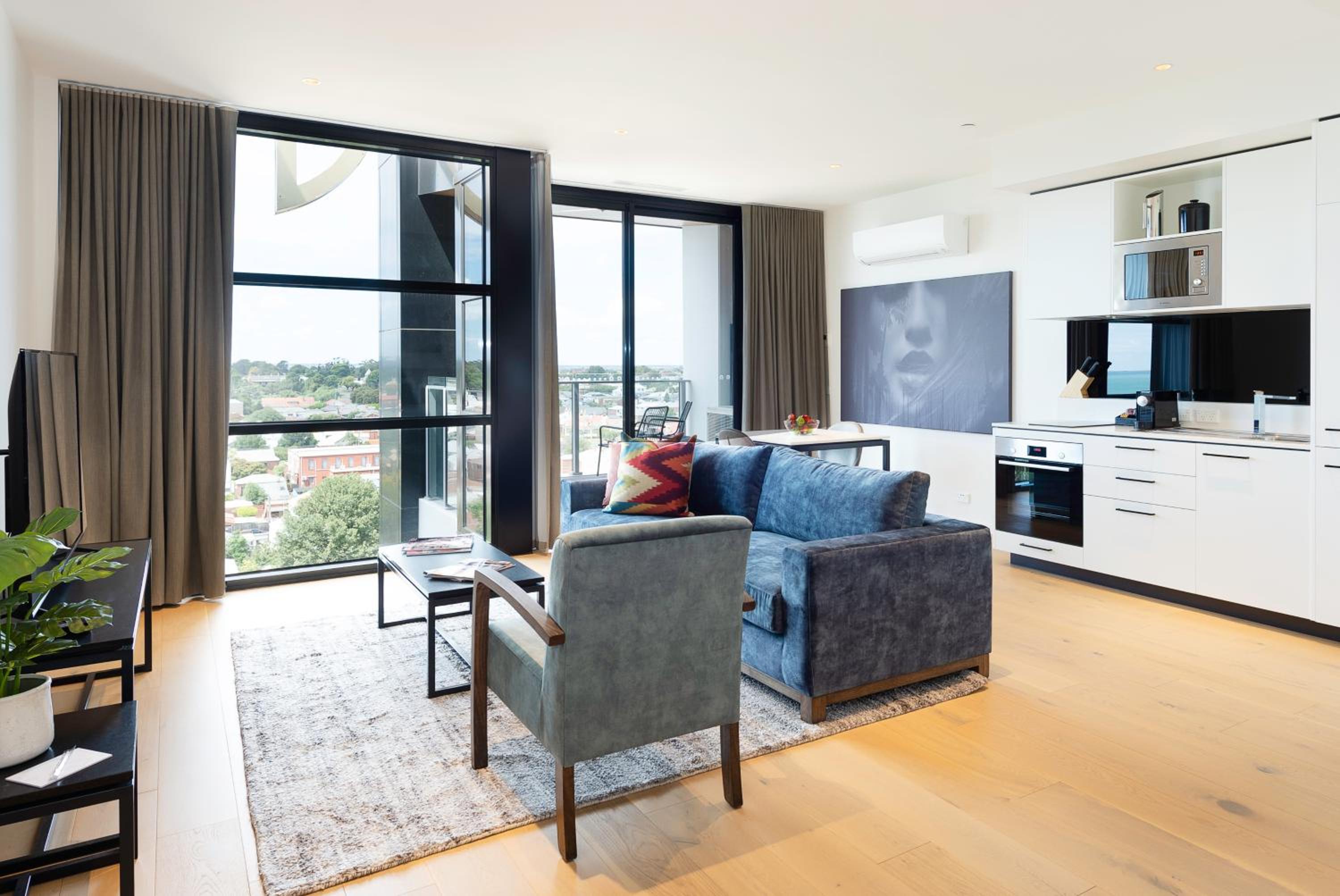 One-Bedroom Apartment with Park View - Photo 1